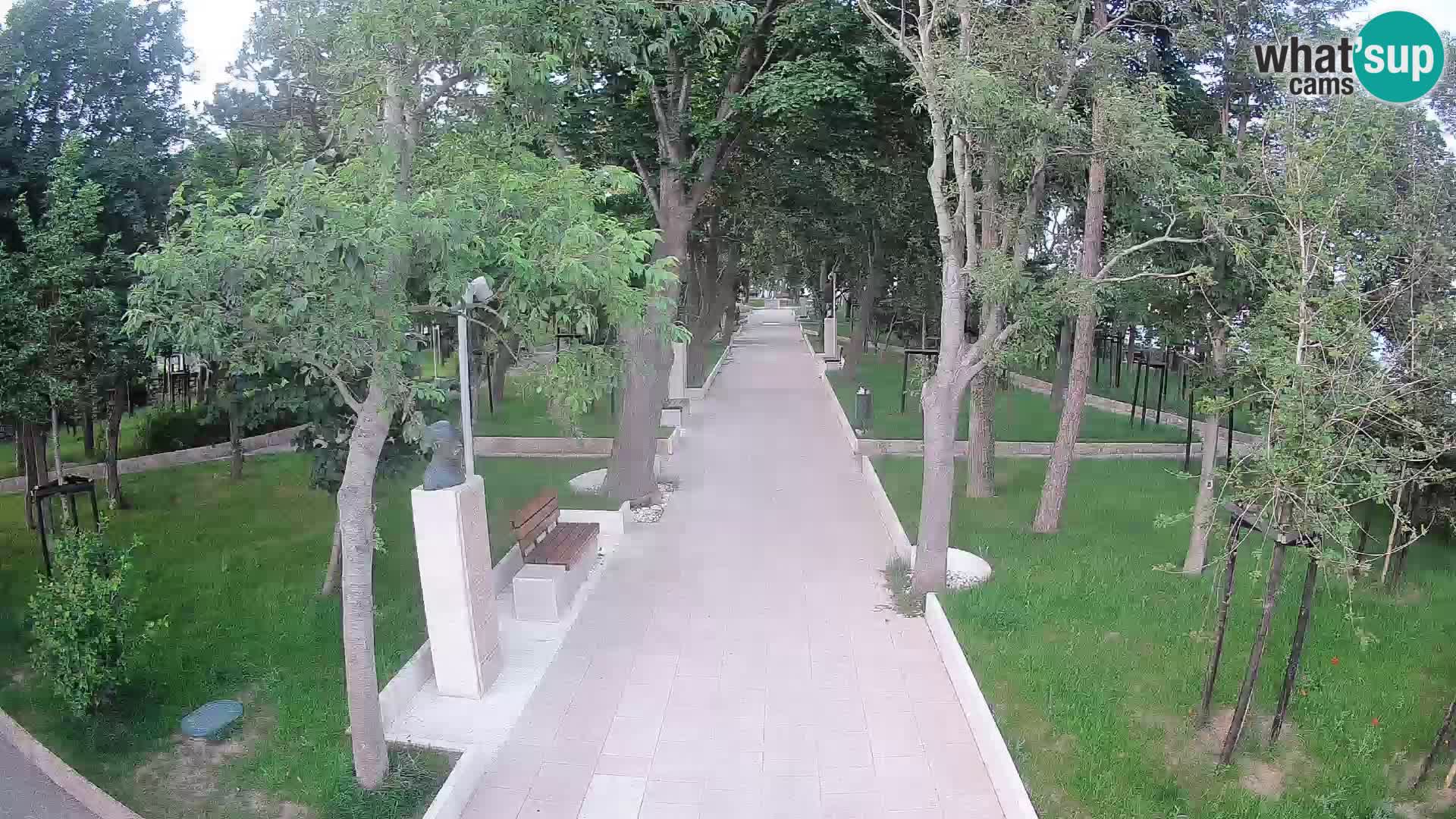 Park pisateljev Senj – Pogled v živo ob morju