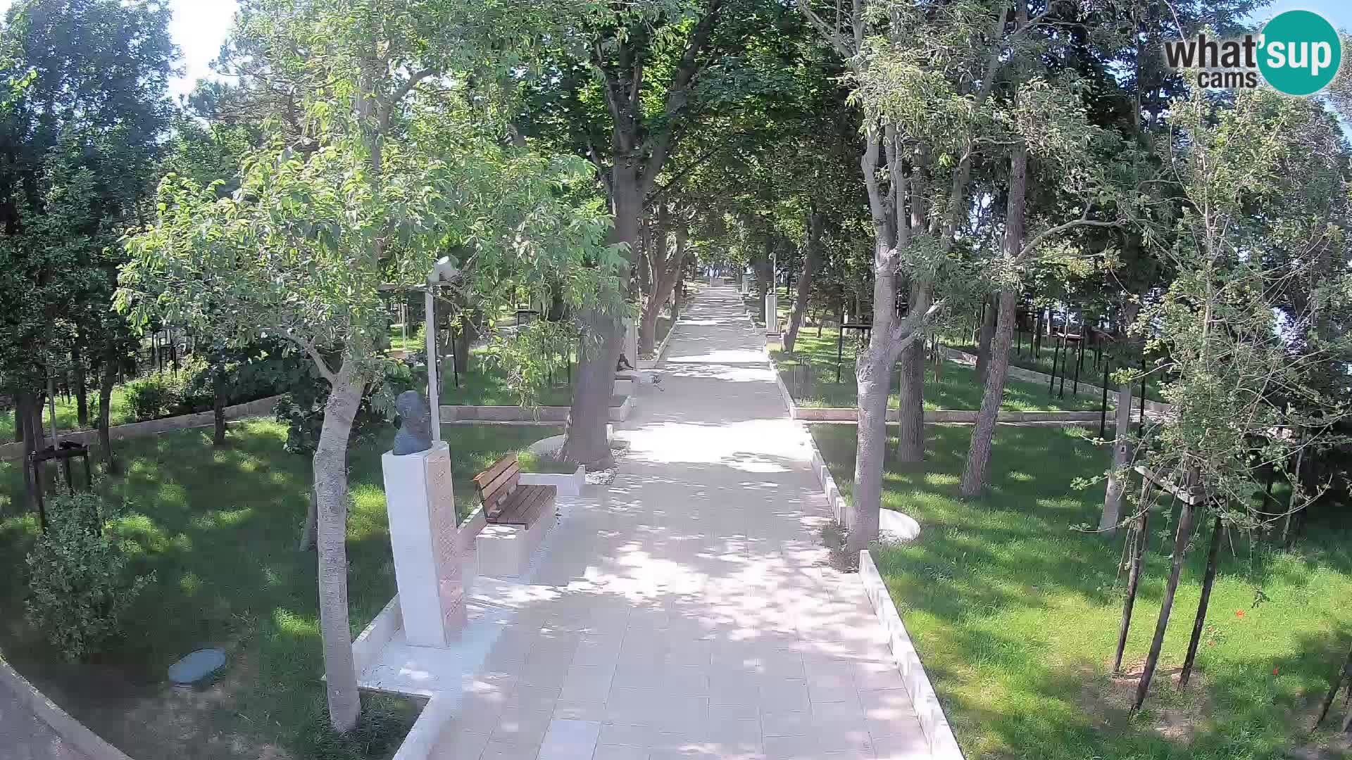 Park pisateljev Senj – Pogled v živo ob morju