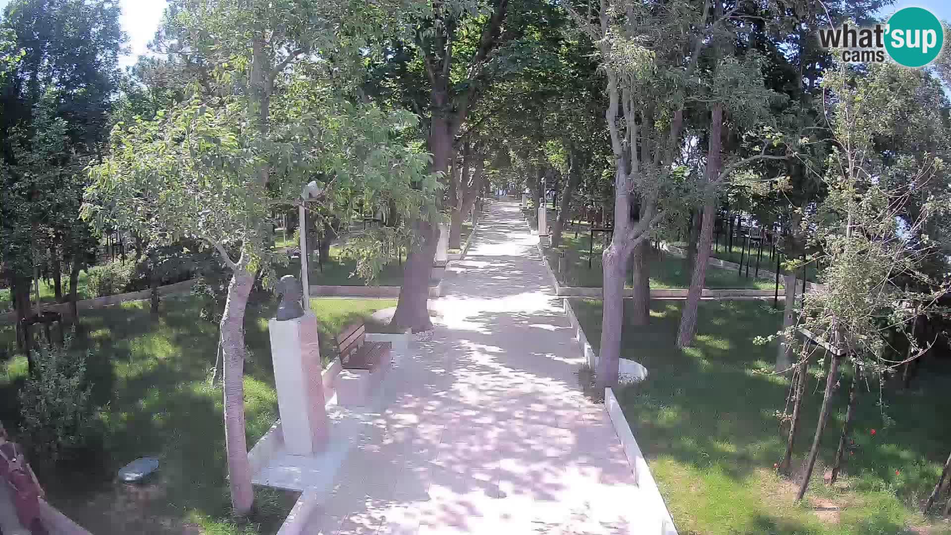 Park pisateljev Senj – Pogled v živo ob morju