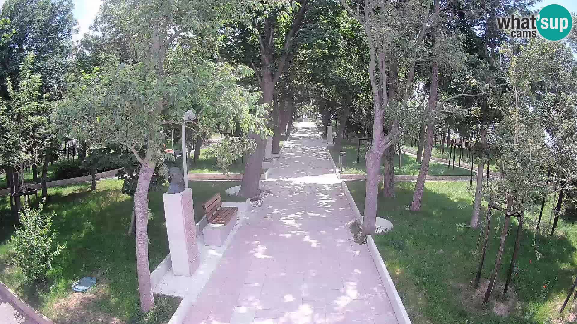 Park pisateljev Senj – Pogled v živo ob morju