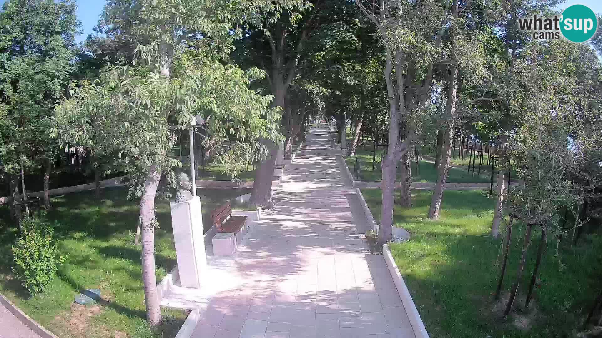 Park pisateljev Senj – Pogled v živo ob morju