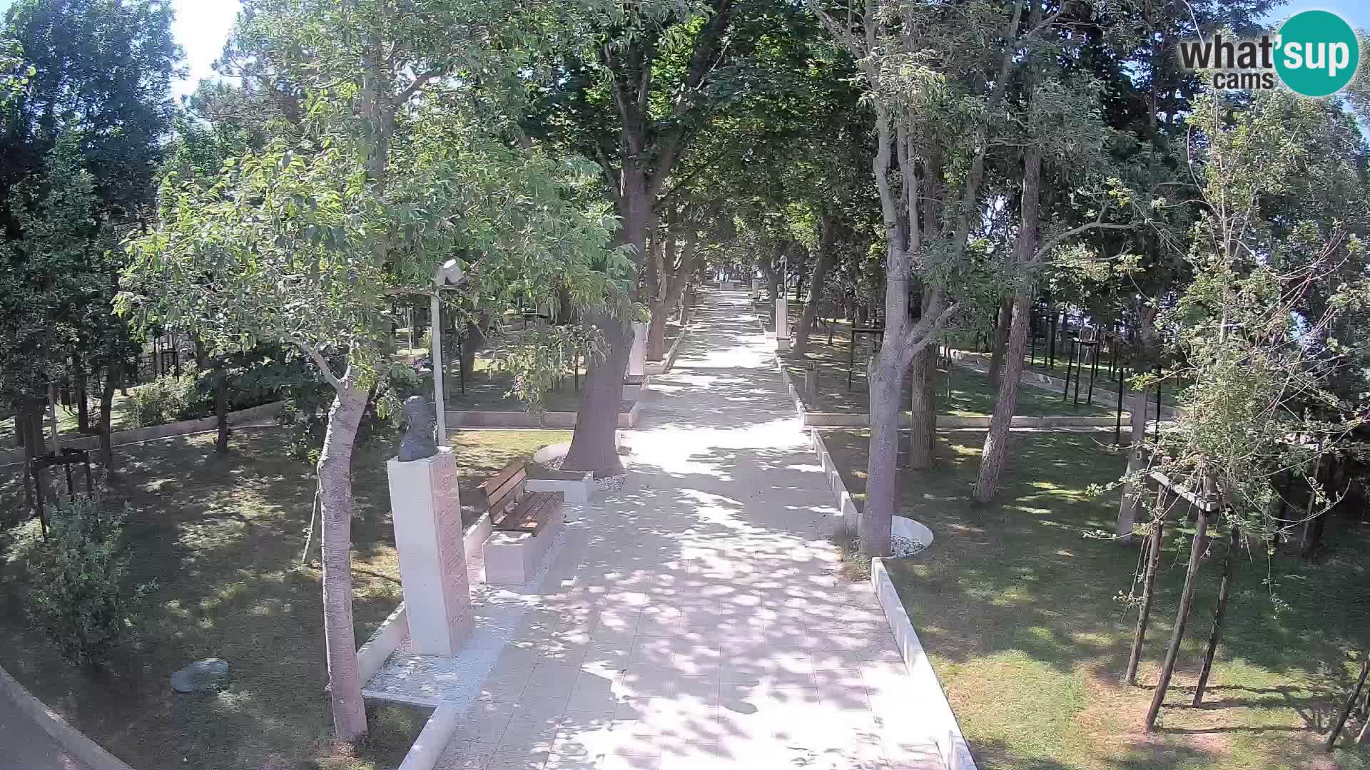 Park pisateljev Senj – Pogled v živo ob morju