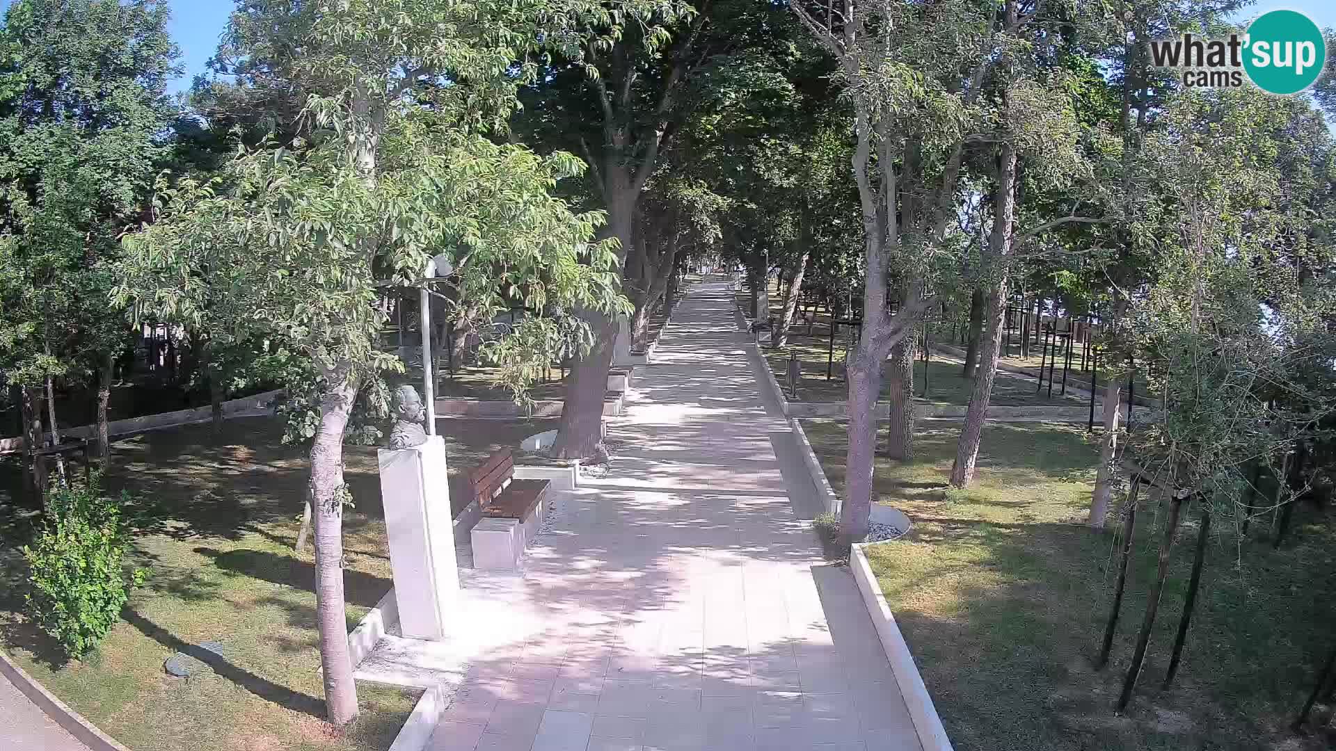 Park pisateljev Senj – Pogled v živo ob morju