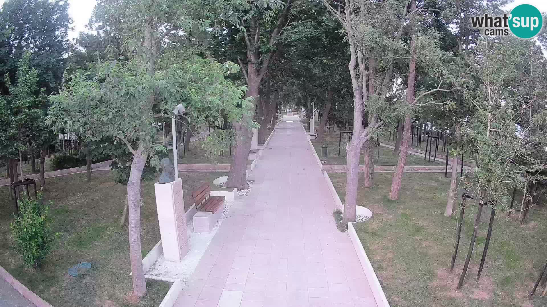 Park pisateljev Senj – Pogled v živo ob morju