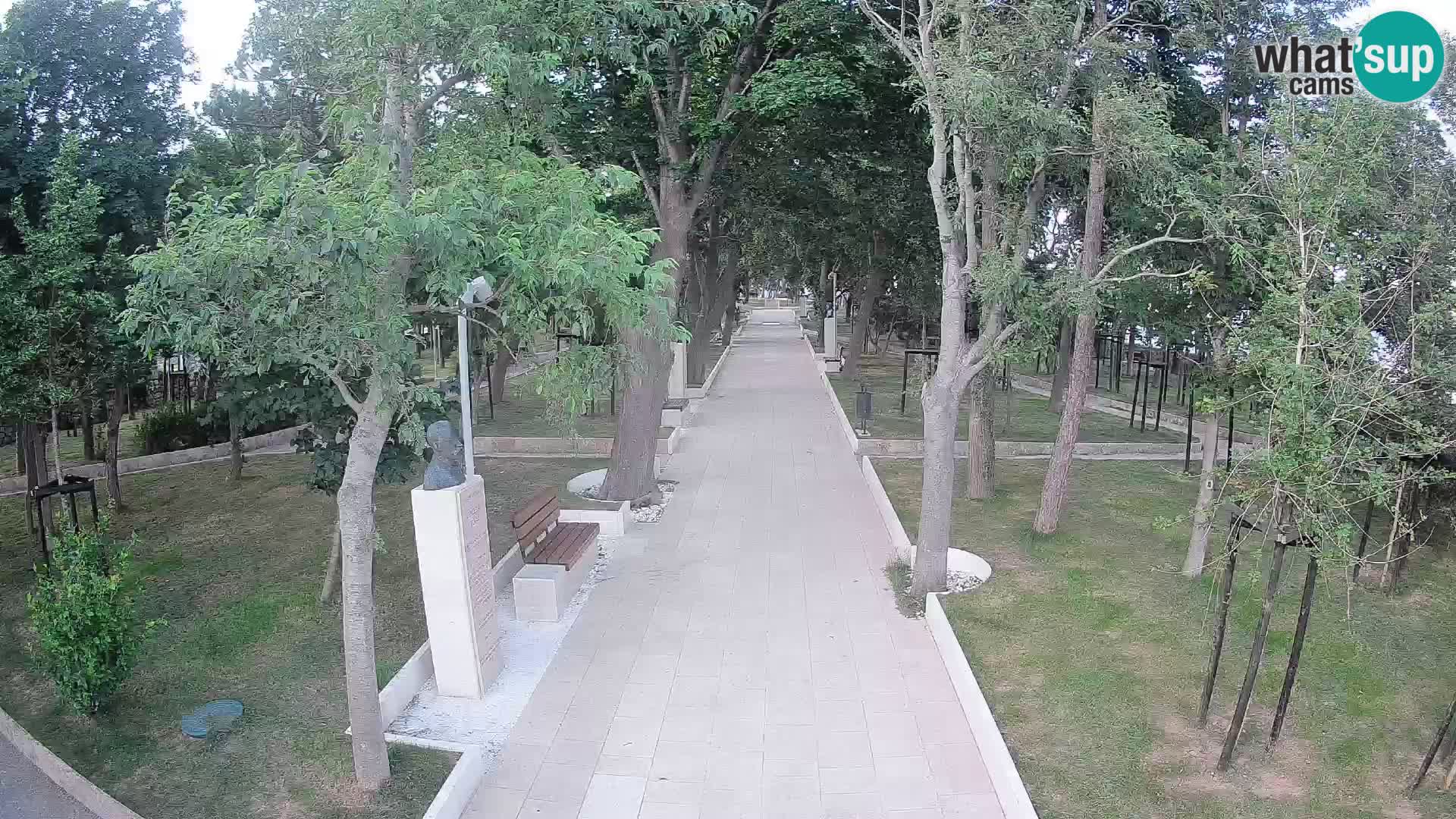 Park pisateljev Senj – Pogled v živo ob morju