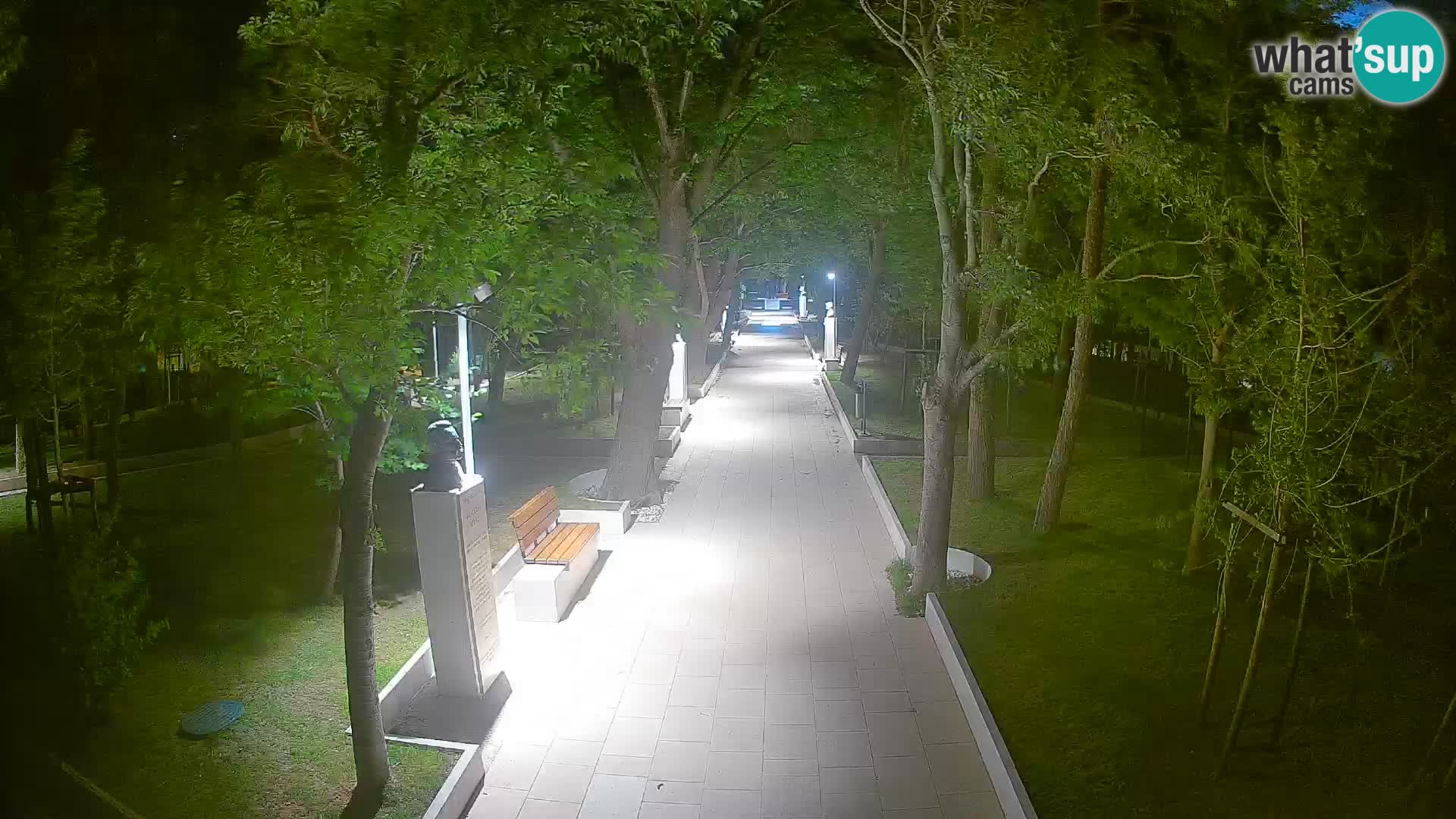 Park pisateljev Senj – Pogled v živo ob morju