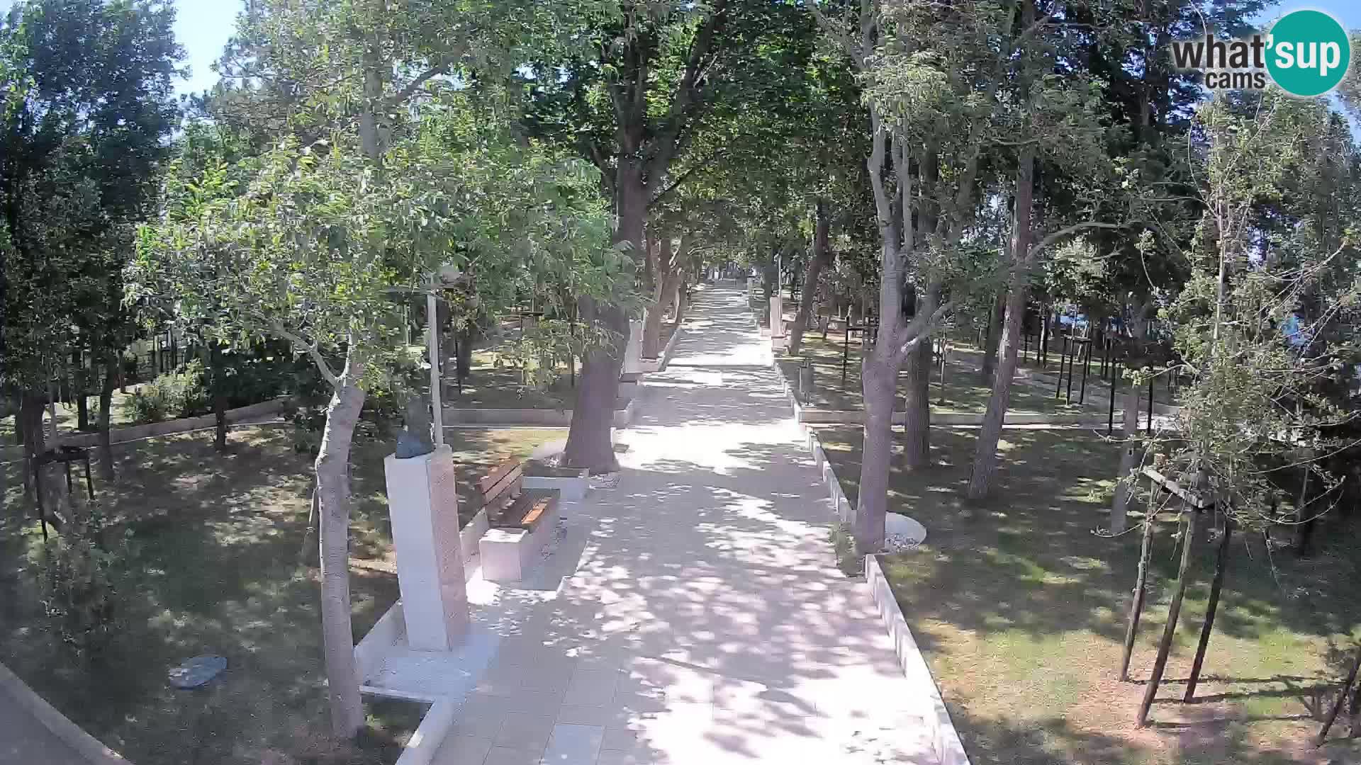 Park pisateljev Senj – Pogled v živo ob morju