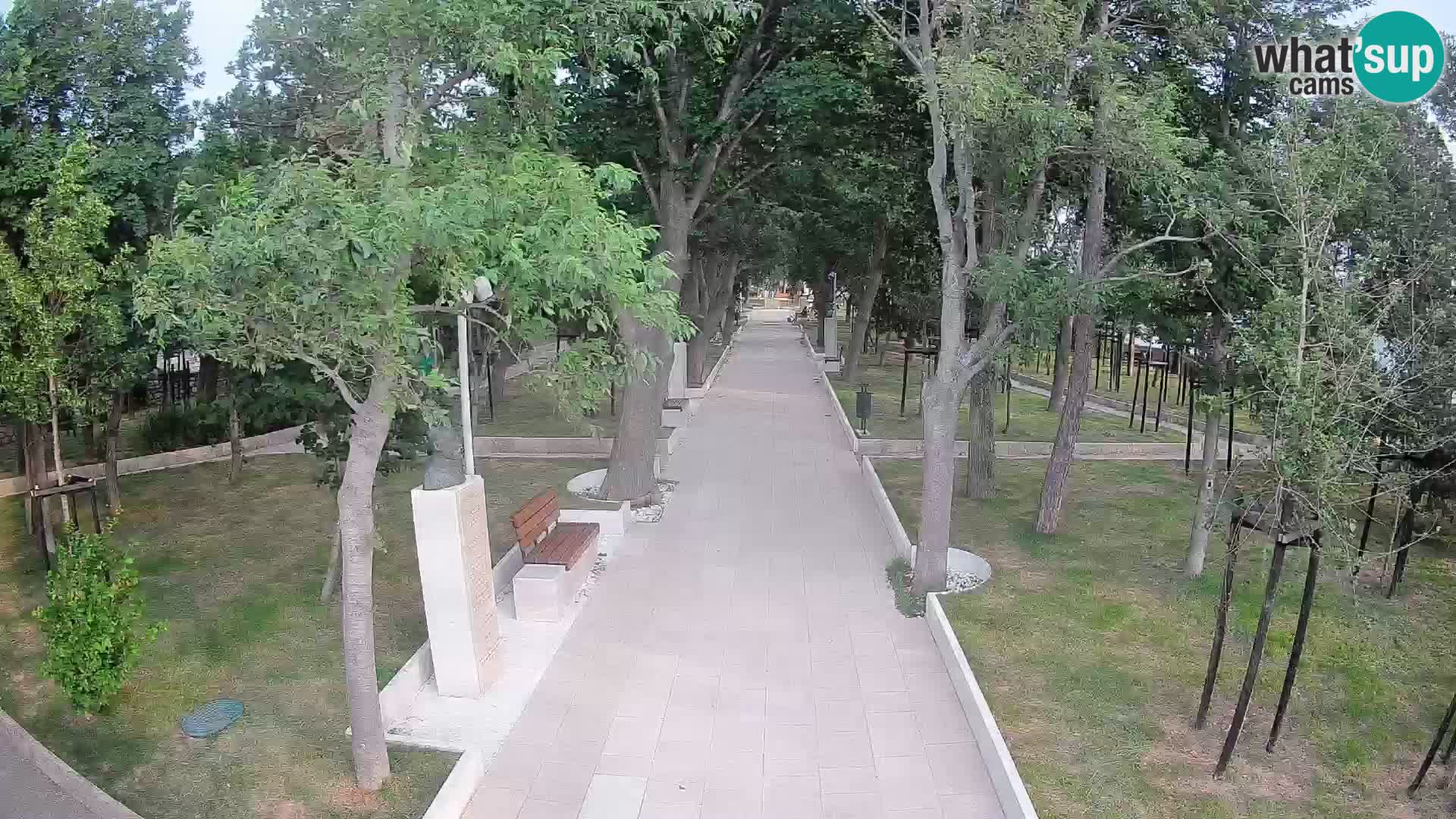 Park pisateljev Senj – Pogled v živo ob morju