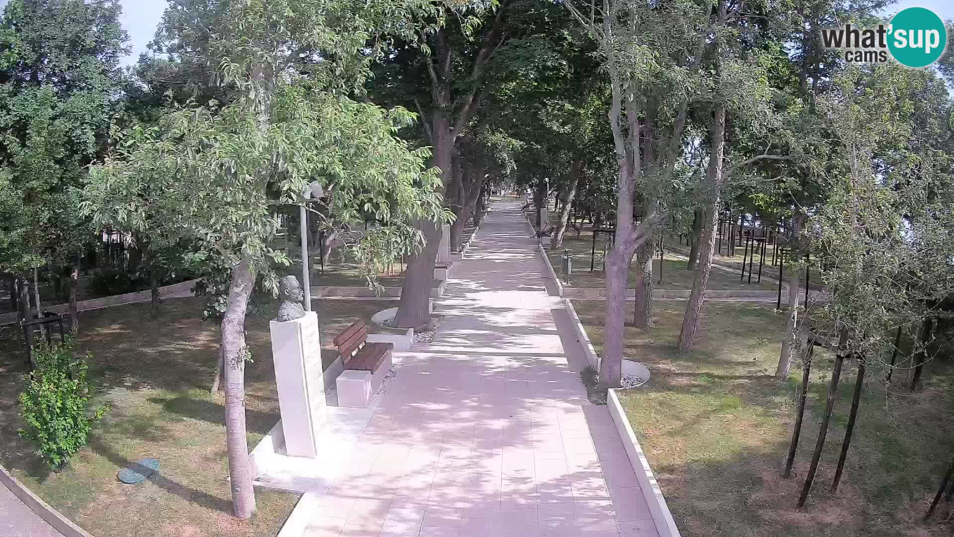 Park pisateljev Senj – Pogled v živo ob morju