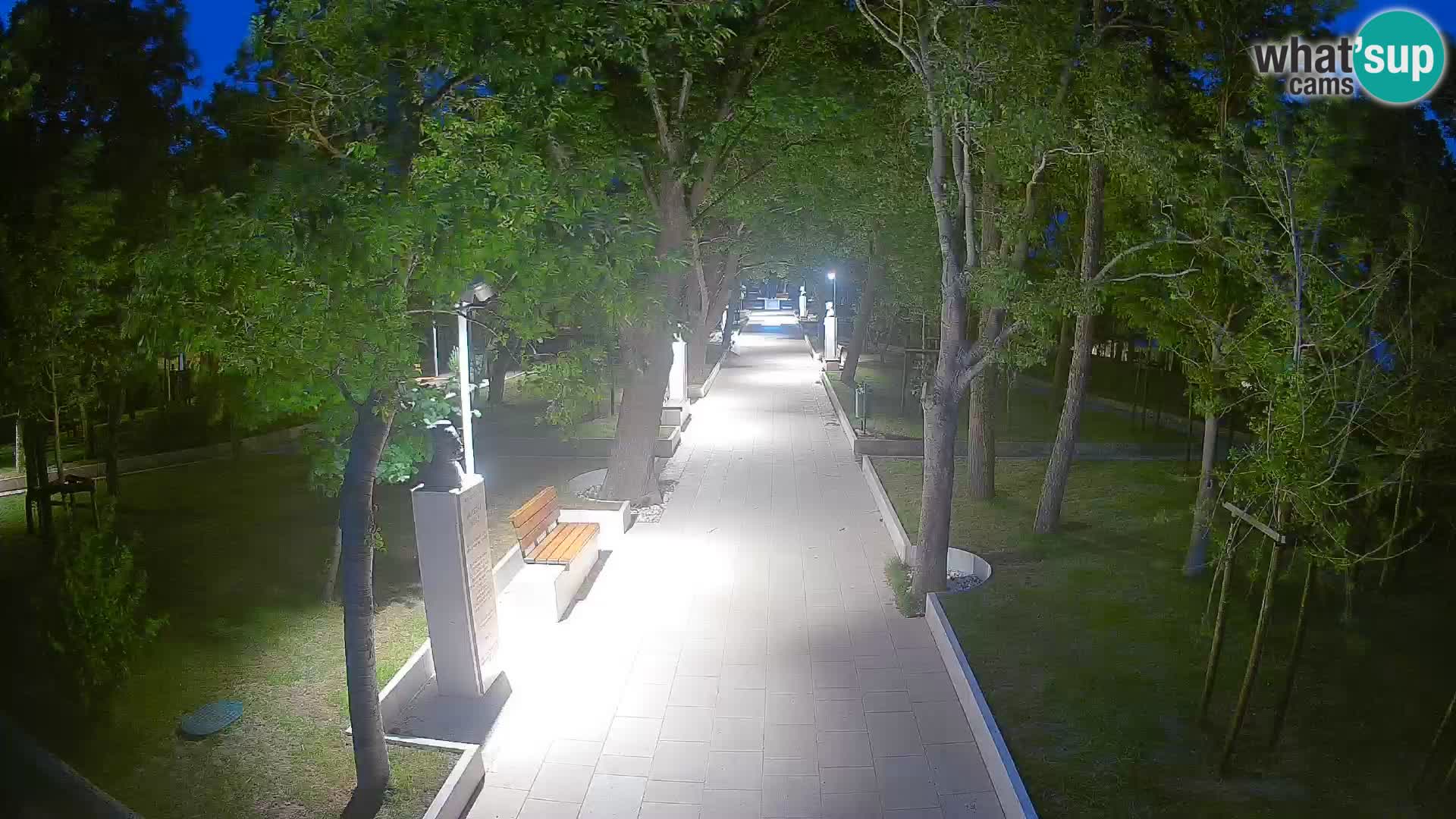Park pisateljev Senj – Pogled v živo ob morju