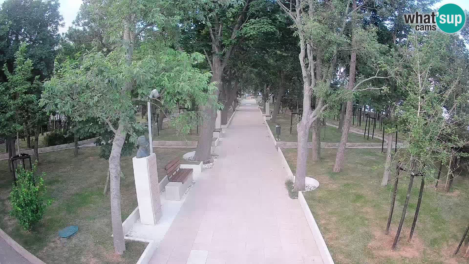 Park pisateljev Senj – Pogled v živo ob morju