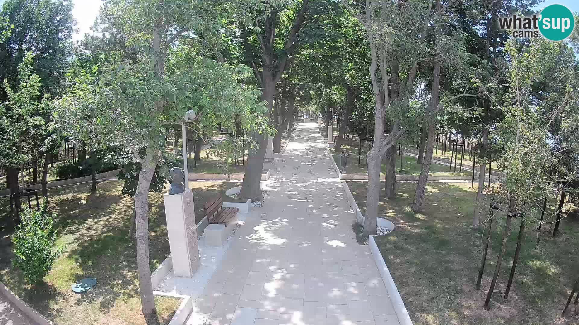 Park pisateljev Senj – Pogled v živo ob morju
