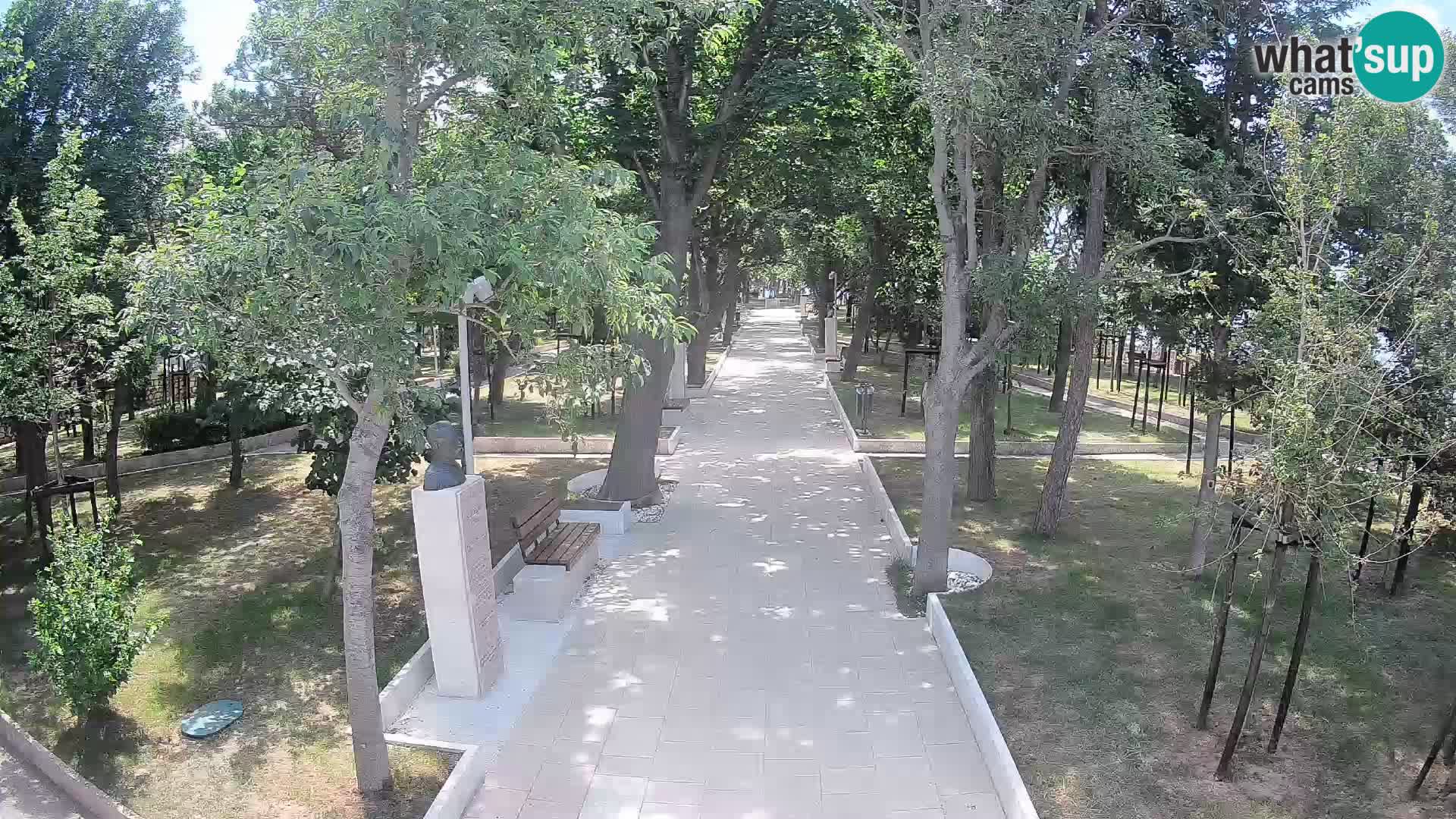 Park pisateljev Senj – Pogled v živo ob morju