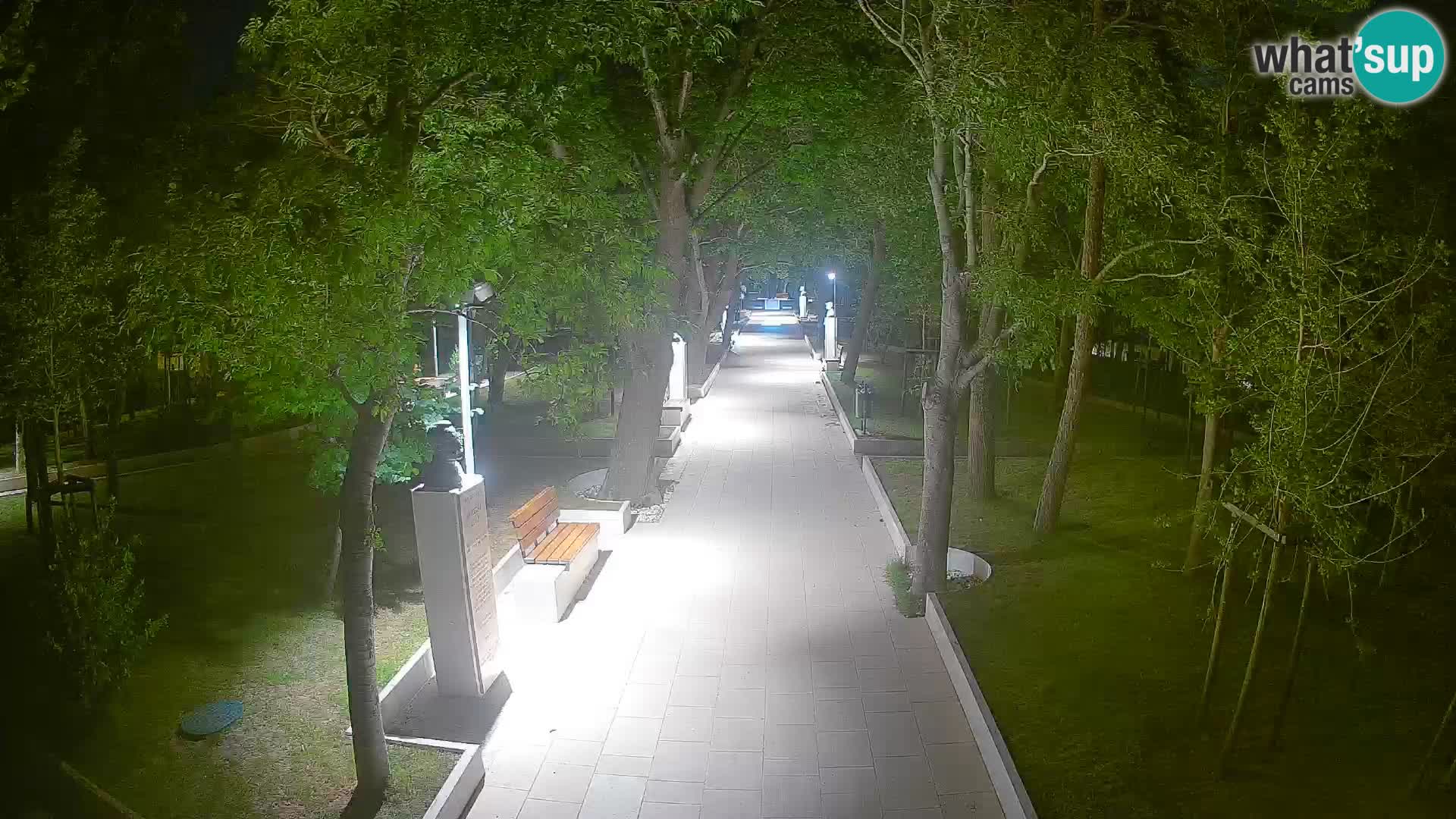 Park pisateljev Senj – Pogled v živo ob morju