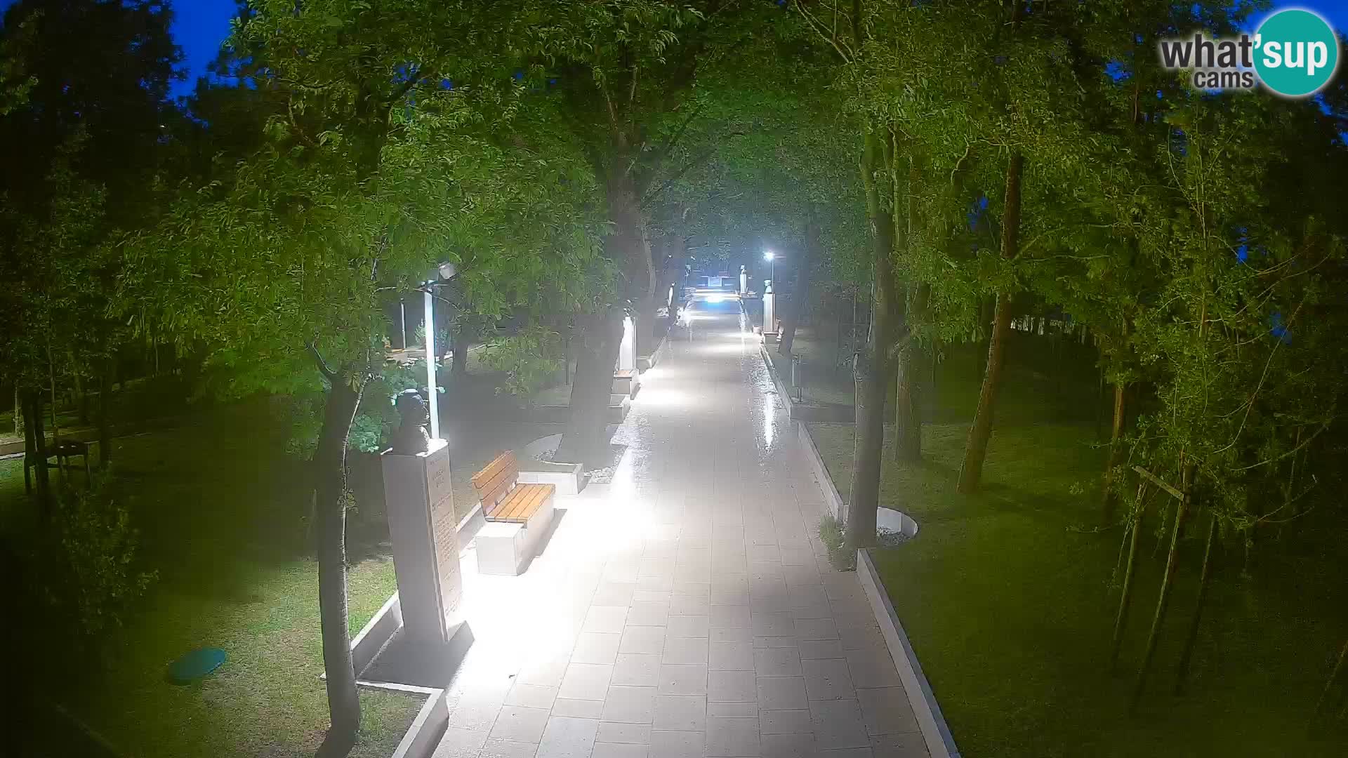 Park pisateljev Senj – Pogled v živo ob morju