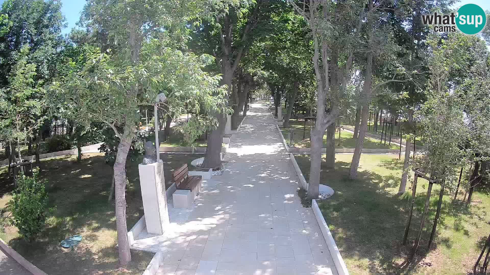 Park pisateljev Senj – Pogled v živo ob morju