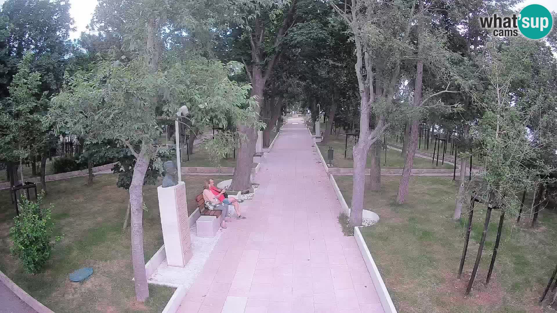 Park pisateljev Senj – Pogled v živo ob morju
