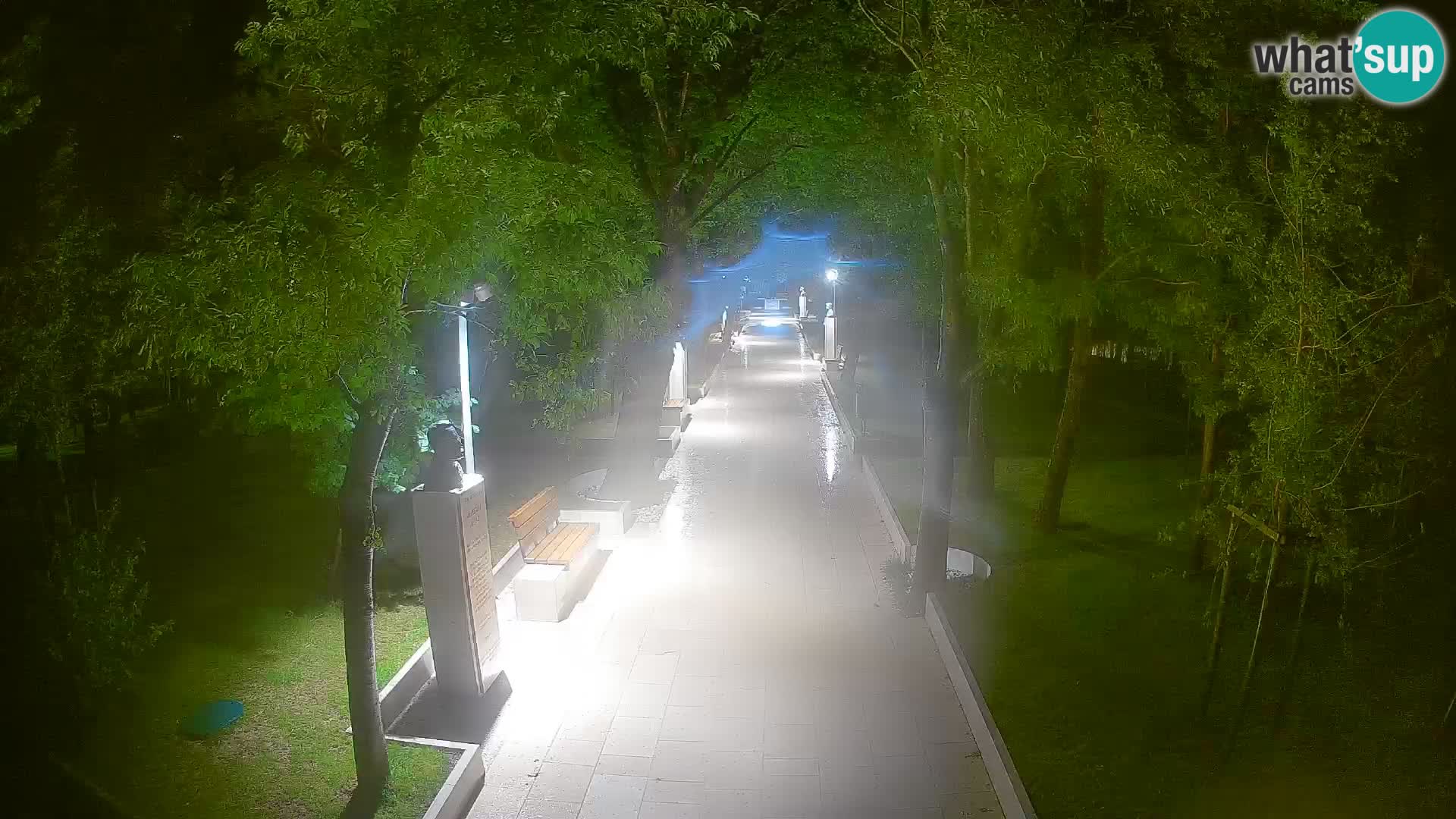 Park pisateljev Senj – Pogled v živo ob morju