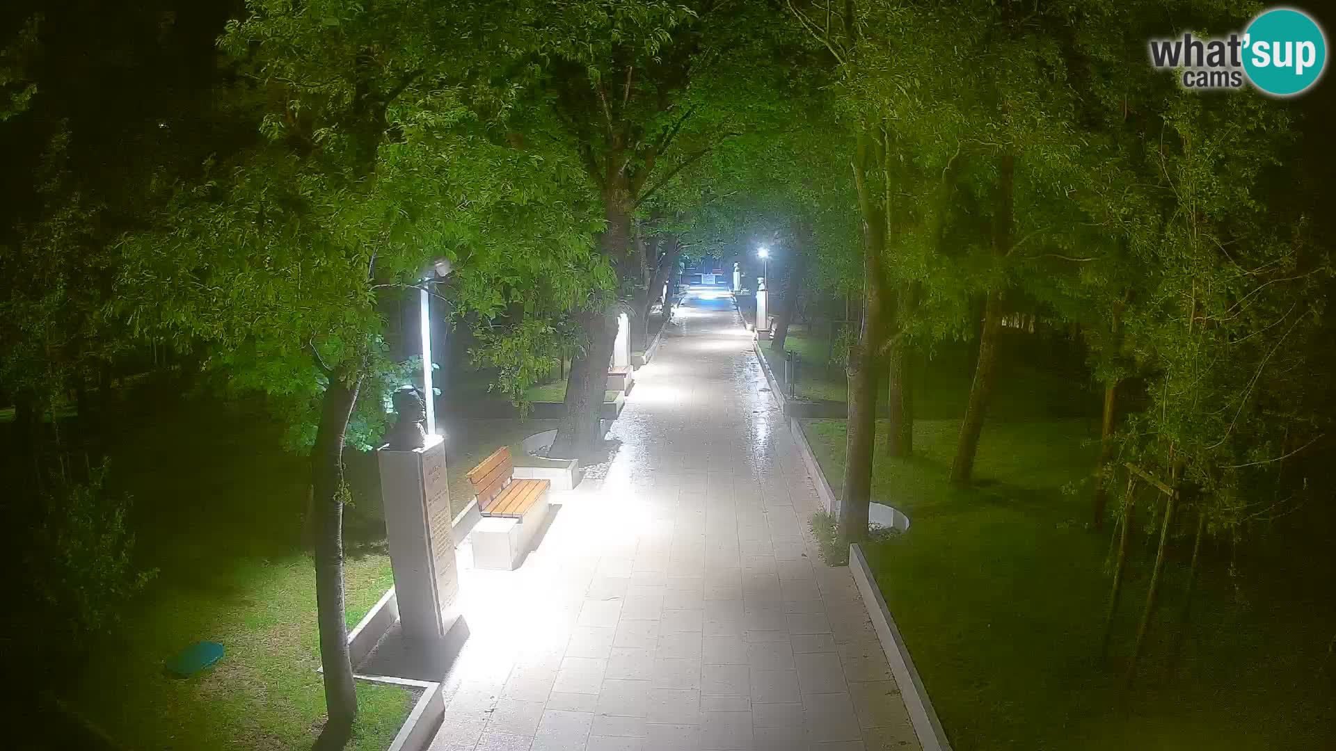 Park pisateljev Senj – Pogled v živo ob morju
