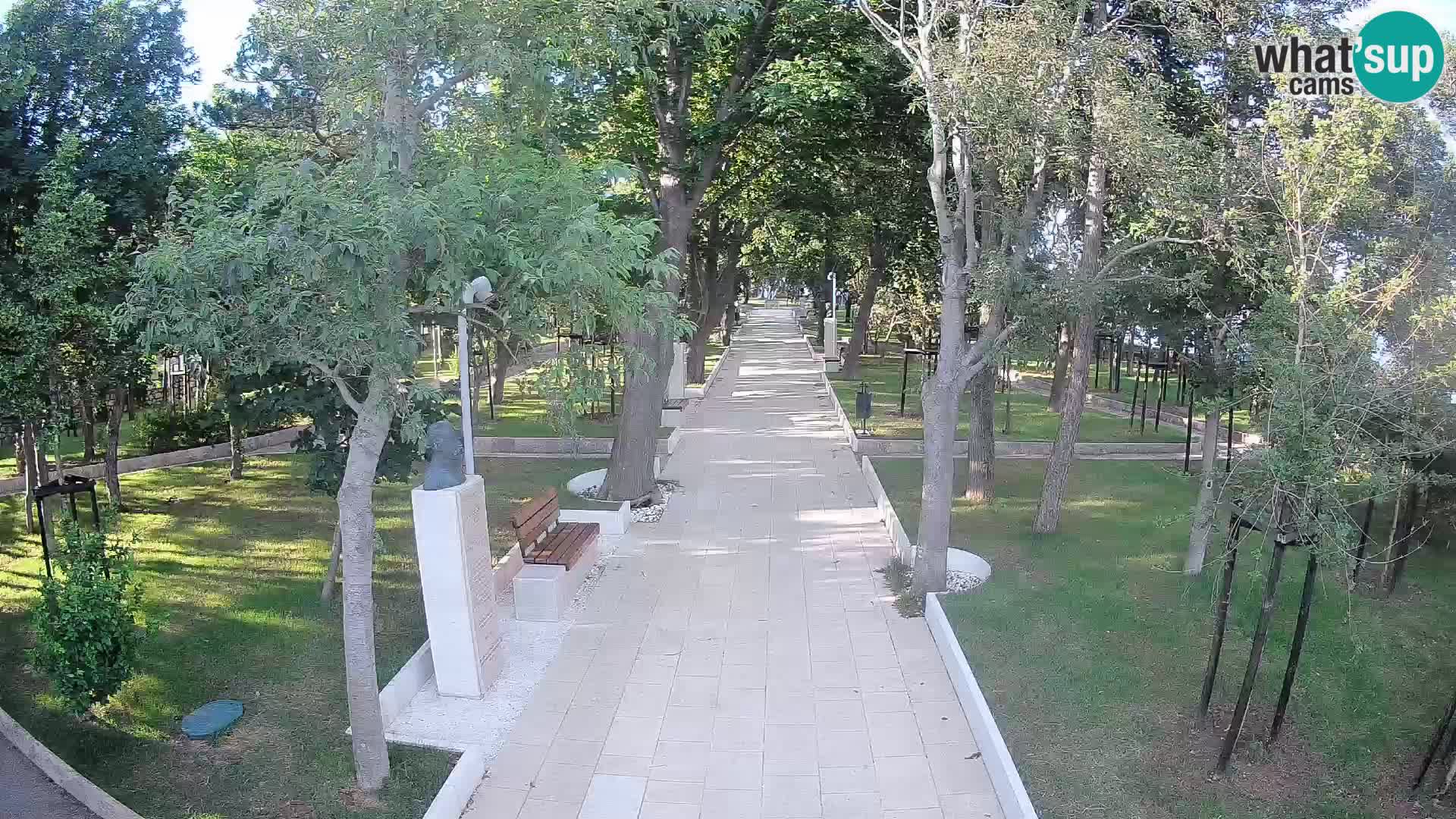 Park pisateljev Senj – Pogled v živo ob morju