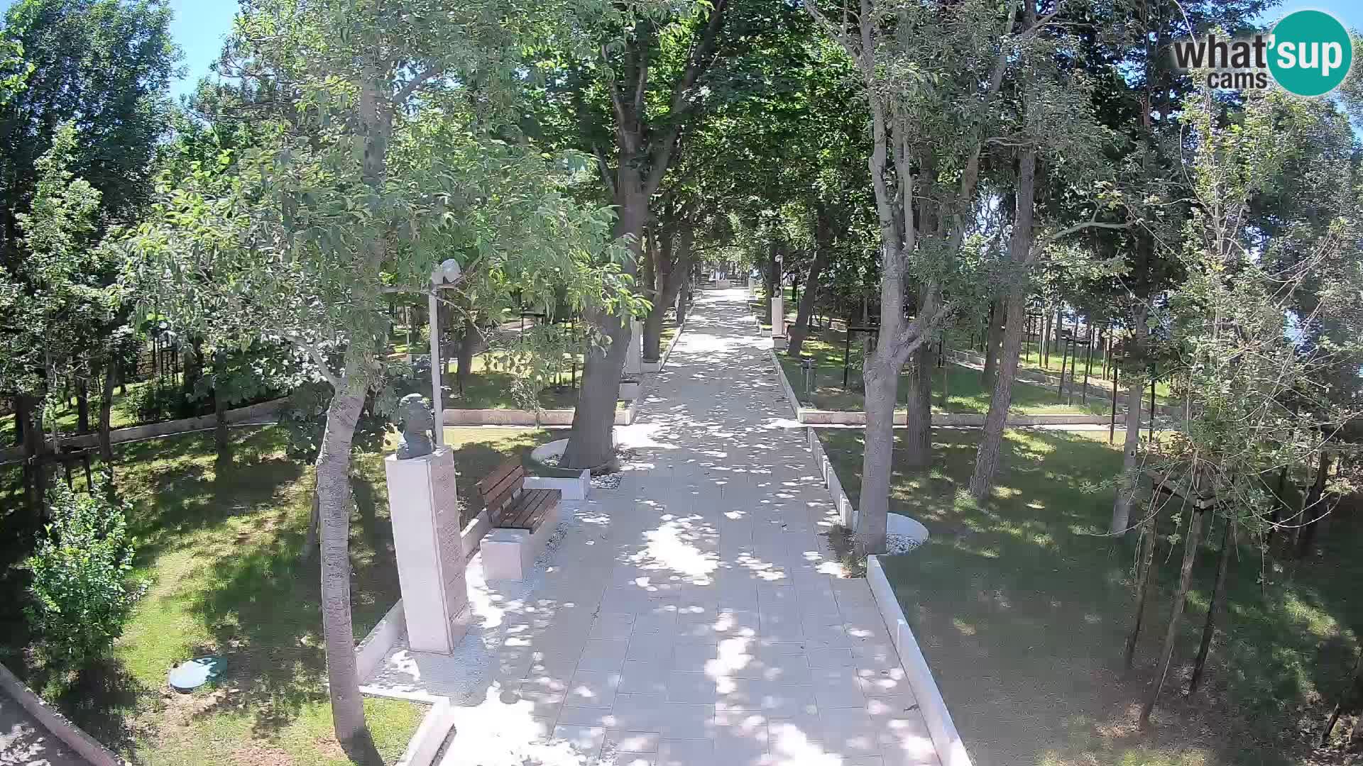 Park pisateljev Senj – Pogled v živo ob morju