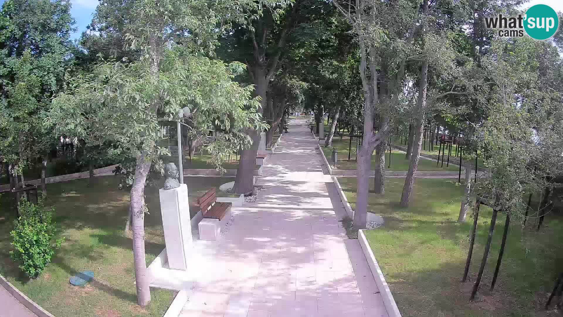 Park pisateljev Senj – Pogled v živo ob morju