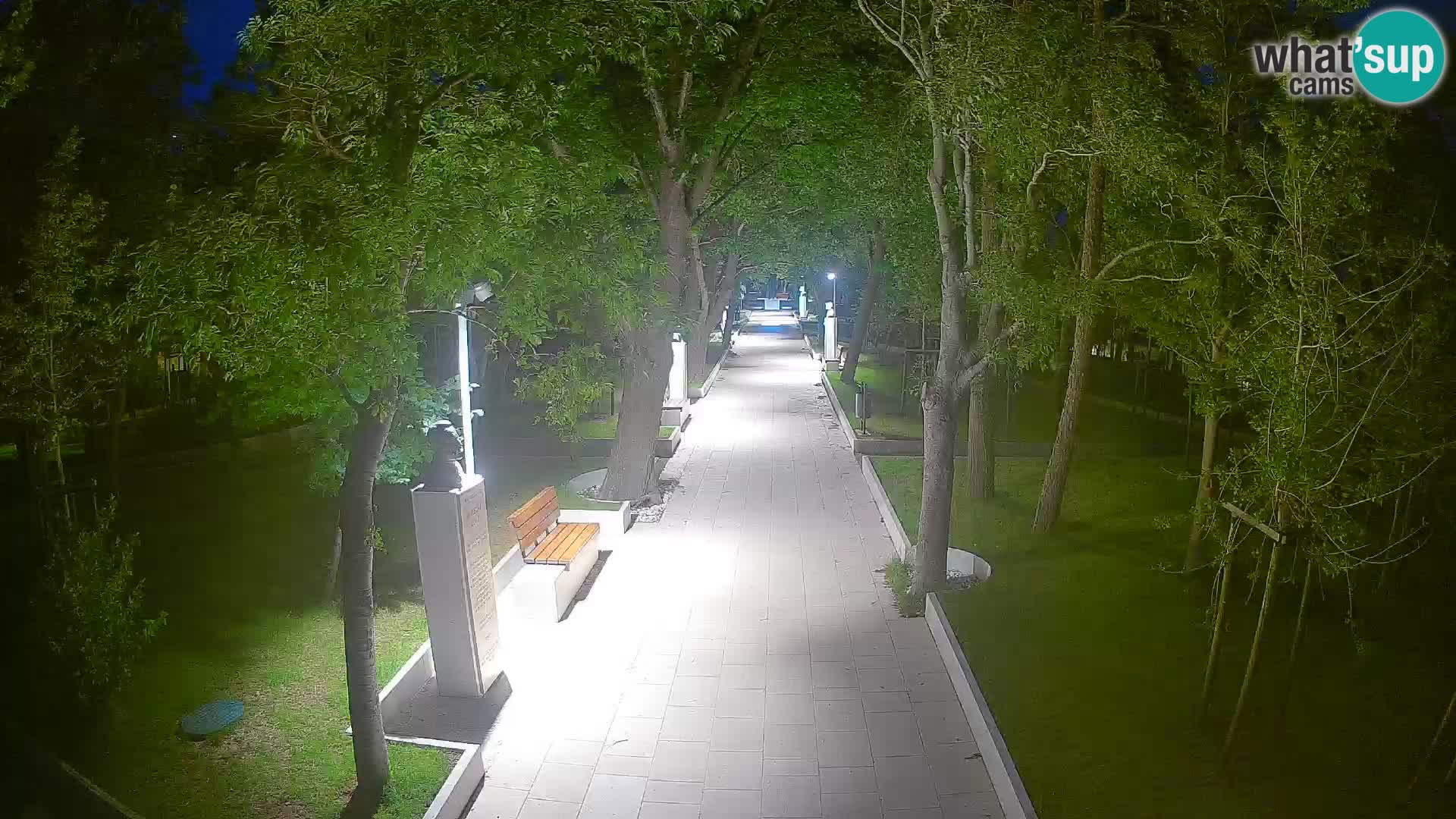 Park pisateljev Senj – Pogled v živo ob morju