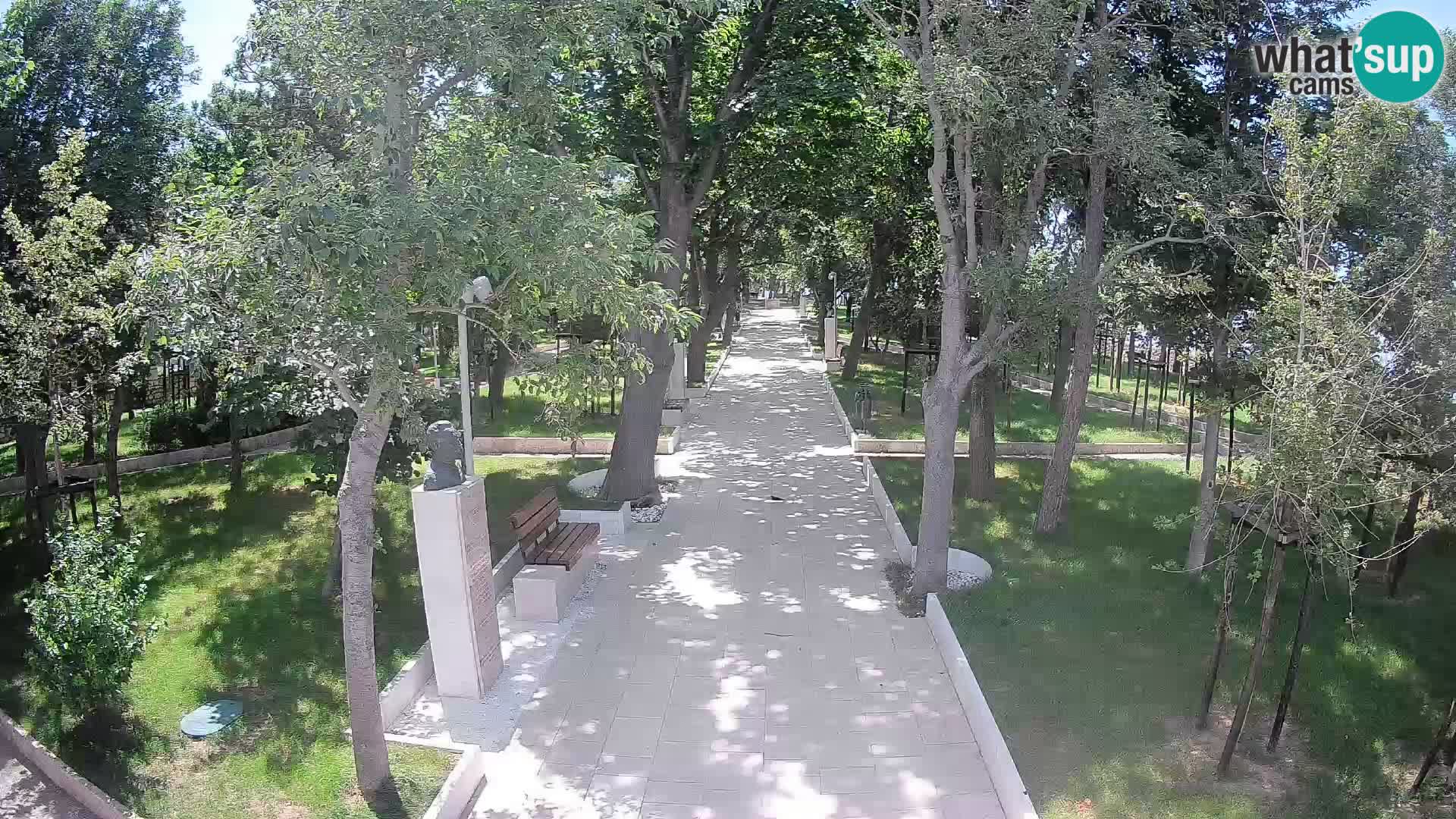 Park pisateljev Senj – Pogled v živo ob morju
