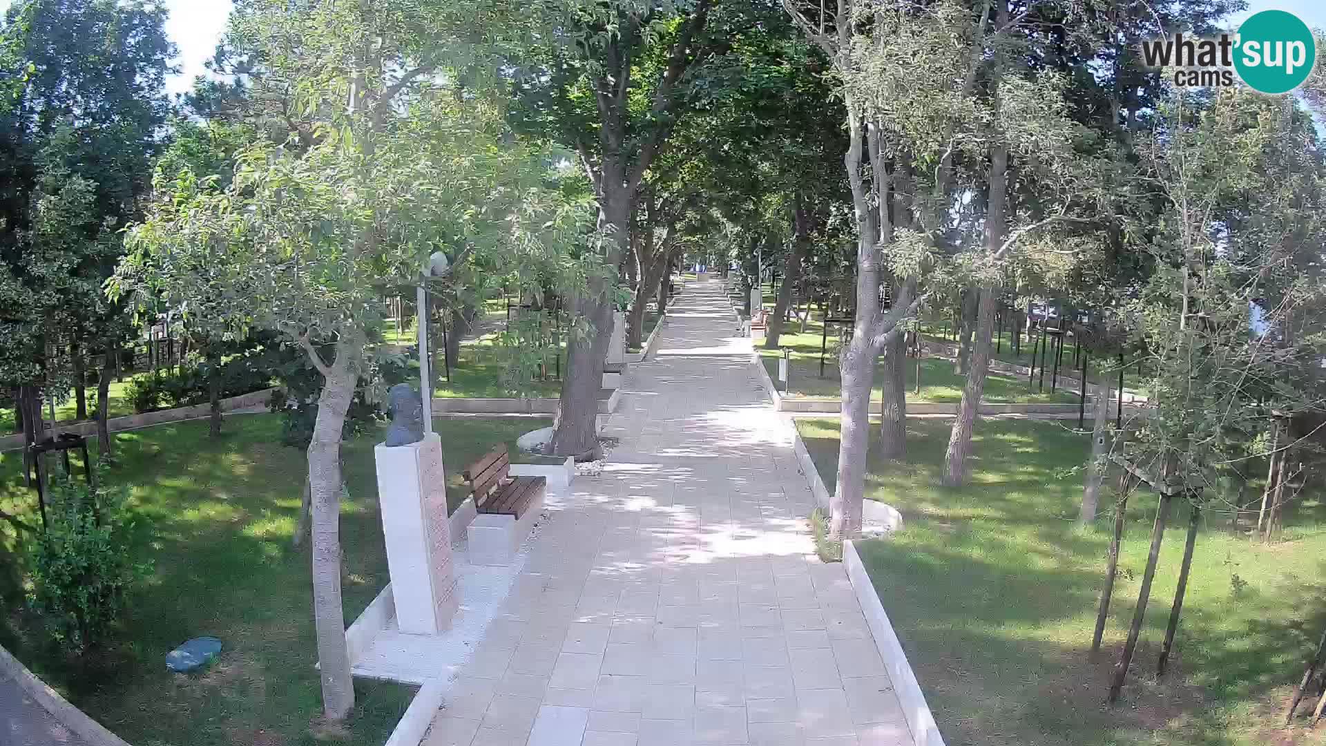 Park pisateljev Senj – Pogled v živo ob morju
