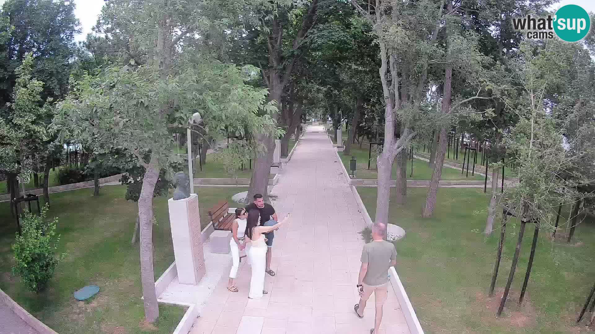 Park pisateljev Senj – Pogled v živo ob morju