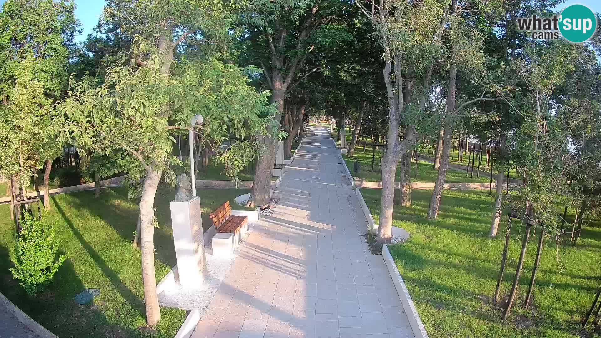 Park pisateljev Senj – Pogled v živo ob morju