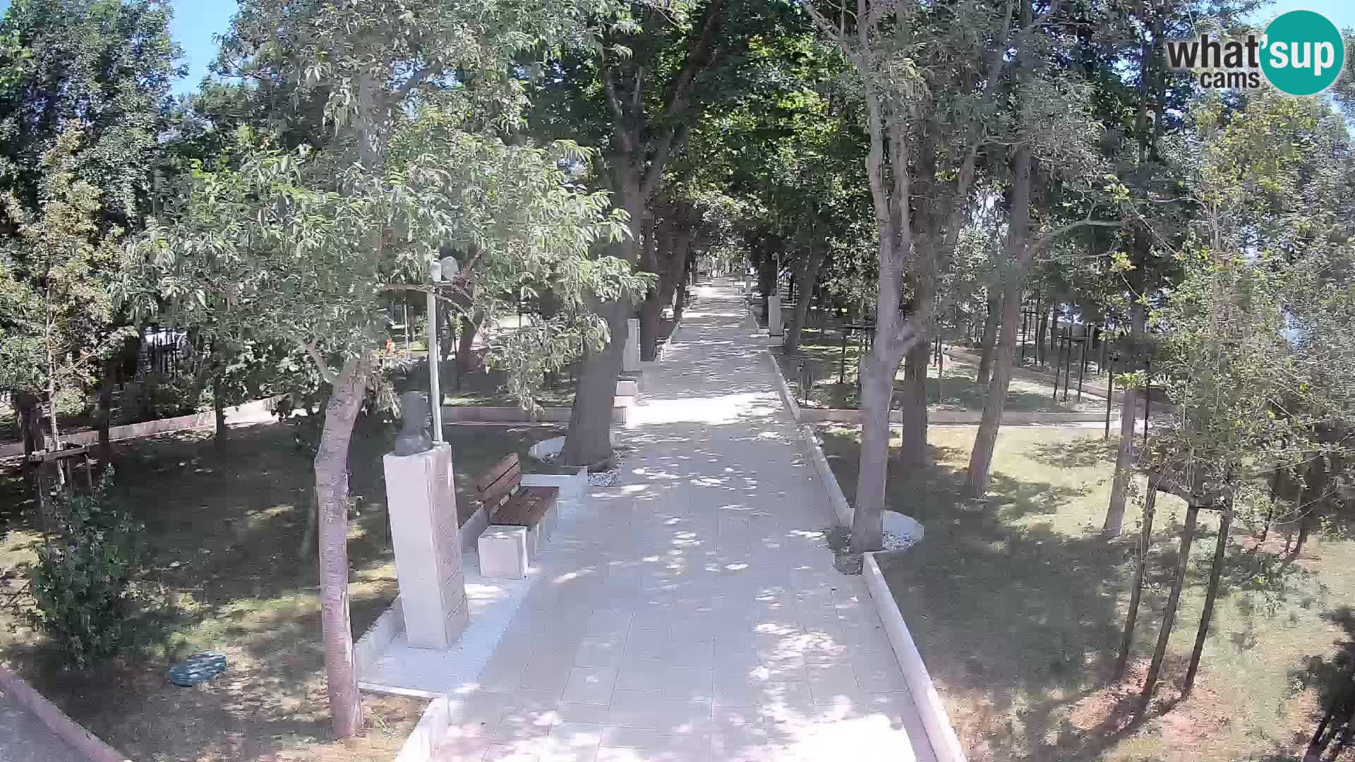 Park pisateljev Senj – Pogled v živo ob morju