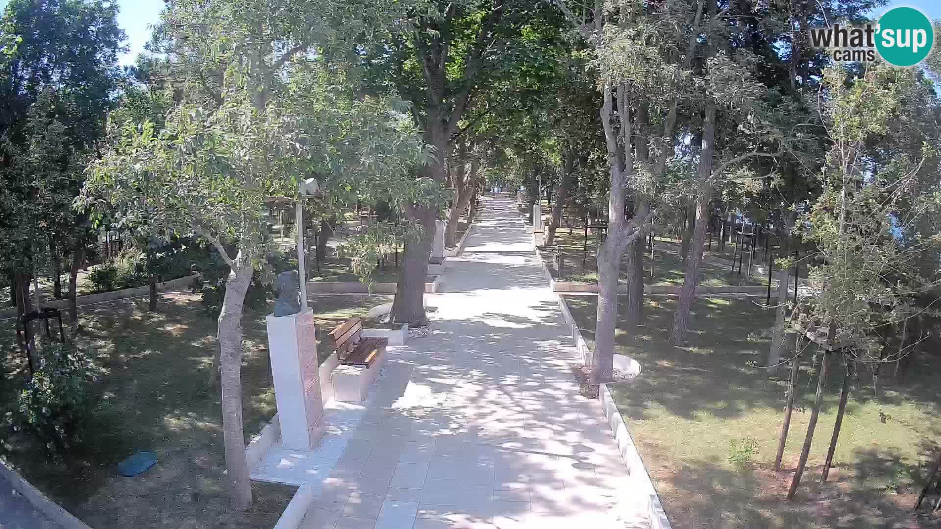 Park pisateljev Senj – Pogled v živo ob morju