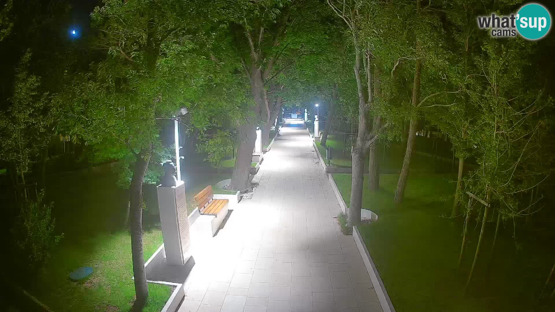 Park pisateljev Senj – Pogled v živo ob morju