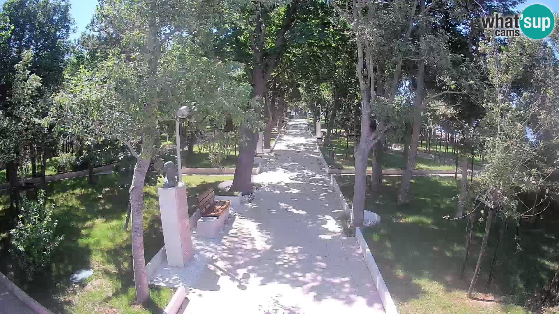 Park pisateljev Senj – Pogled v živo ob morju