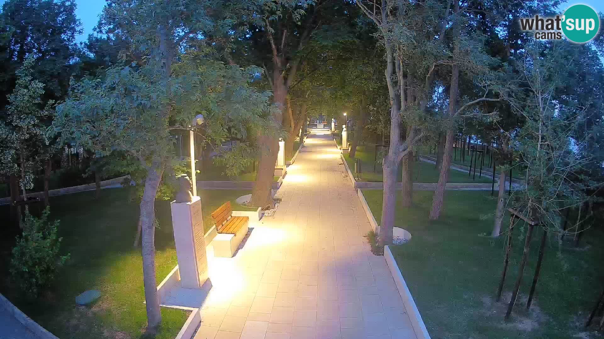 Park pisateljev Senj – Pogled v živo ob morju