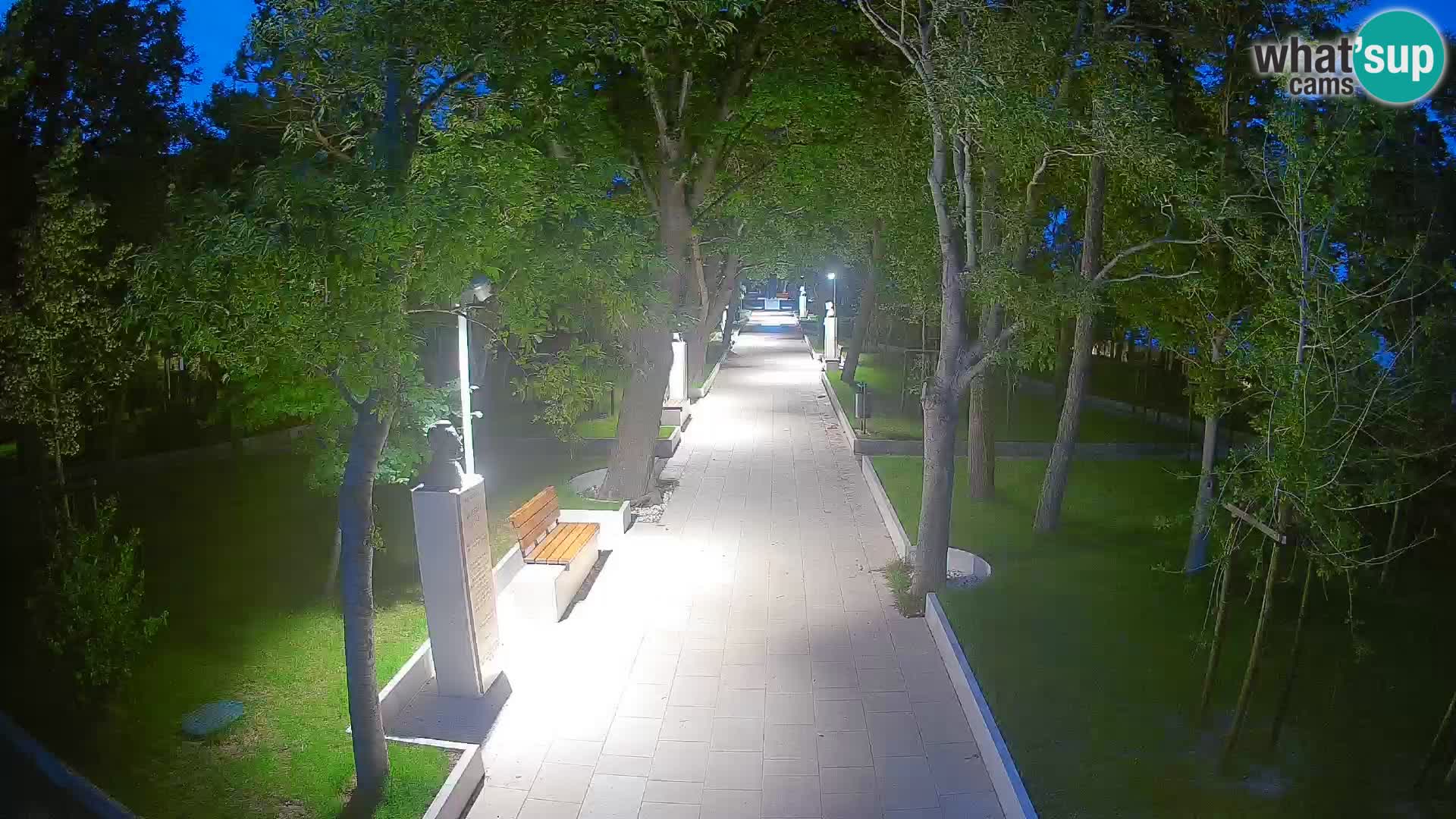 Park pisateljev Senj – Pogled v živo ob morju