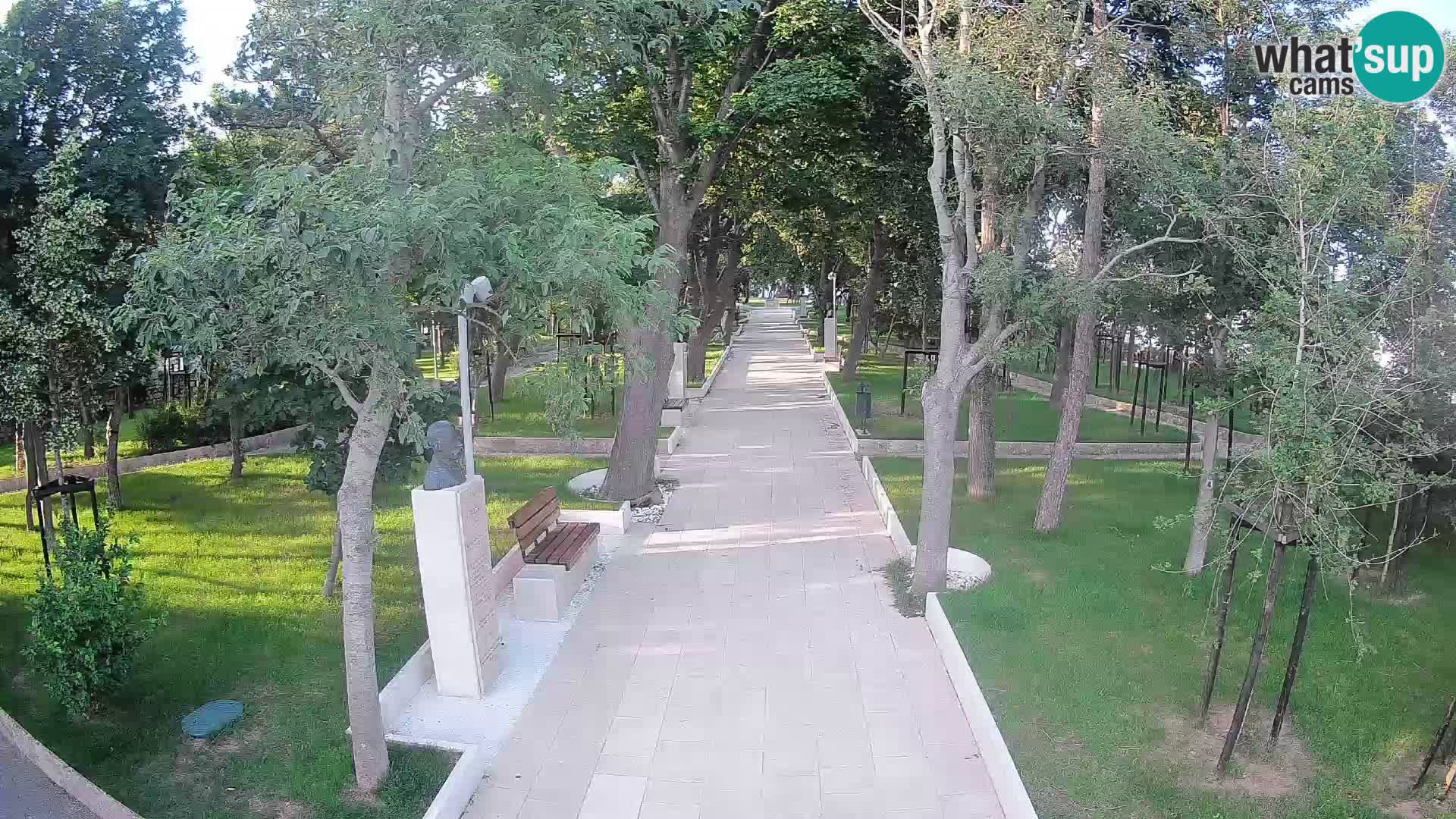 Park pisateljev Senj – Pogled v živo ob morju