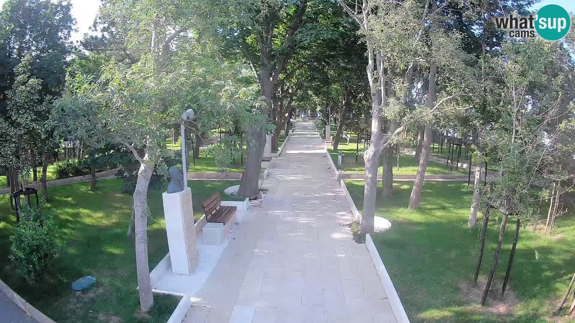 Park pisateljev Senj – Pogled v živo ob morju