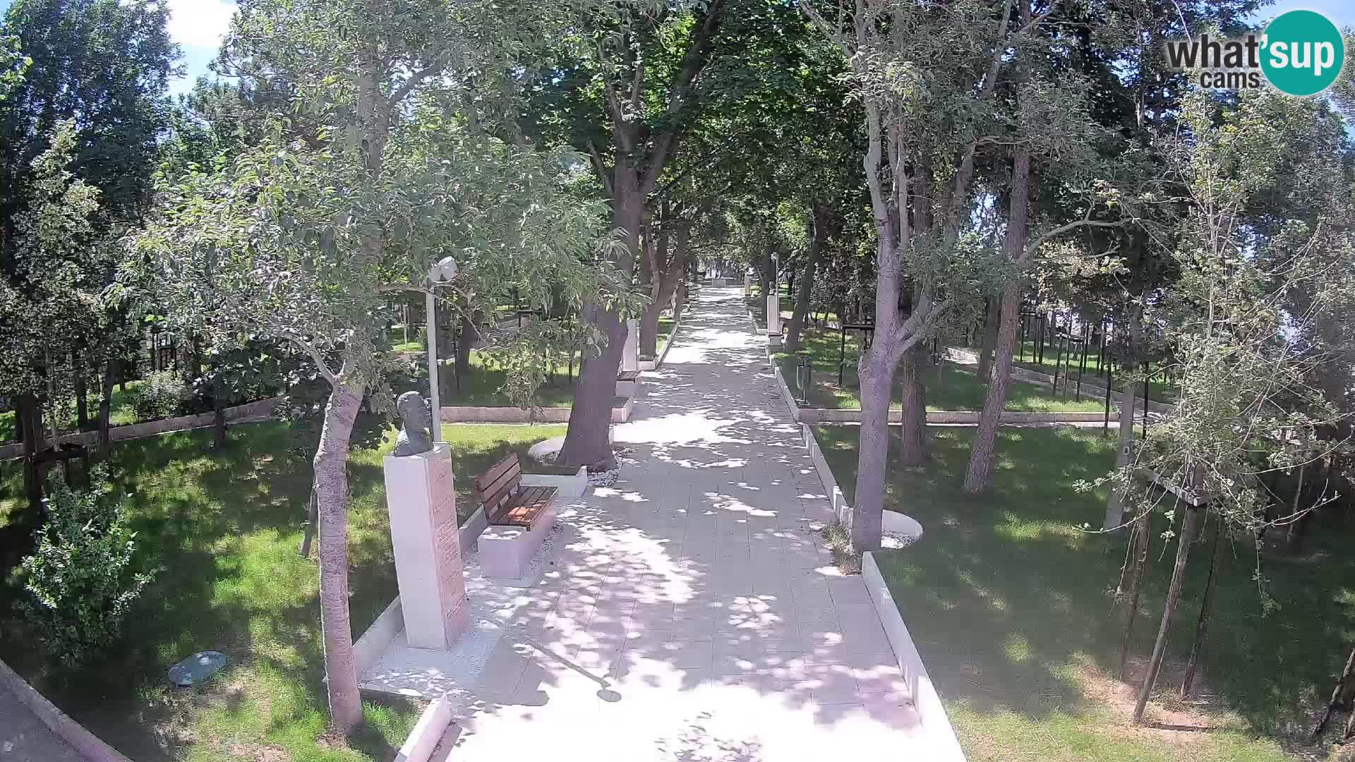 Park pisateljev Senj – Pogled v živo ob morju