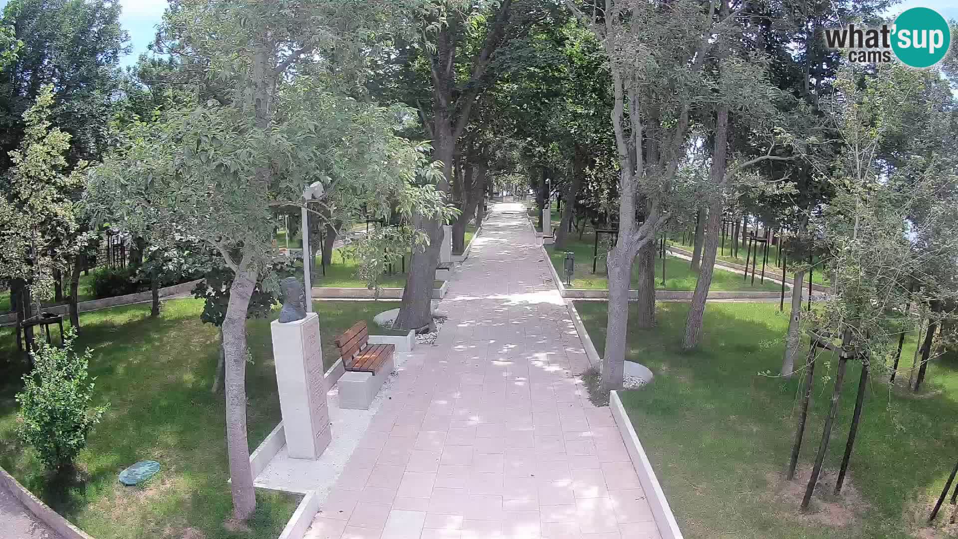 Park pisateljev Senj – Pogled v živo ob morju