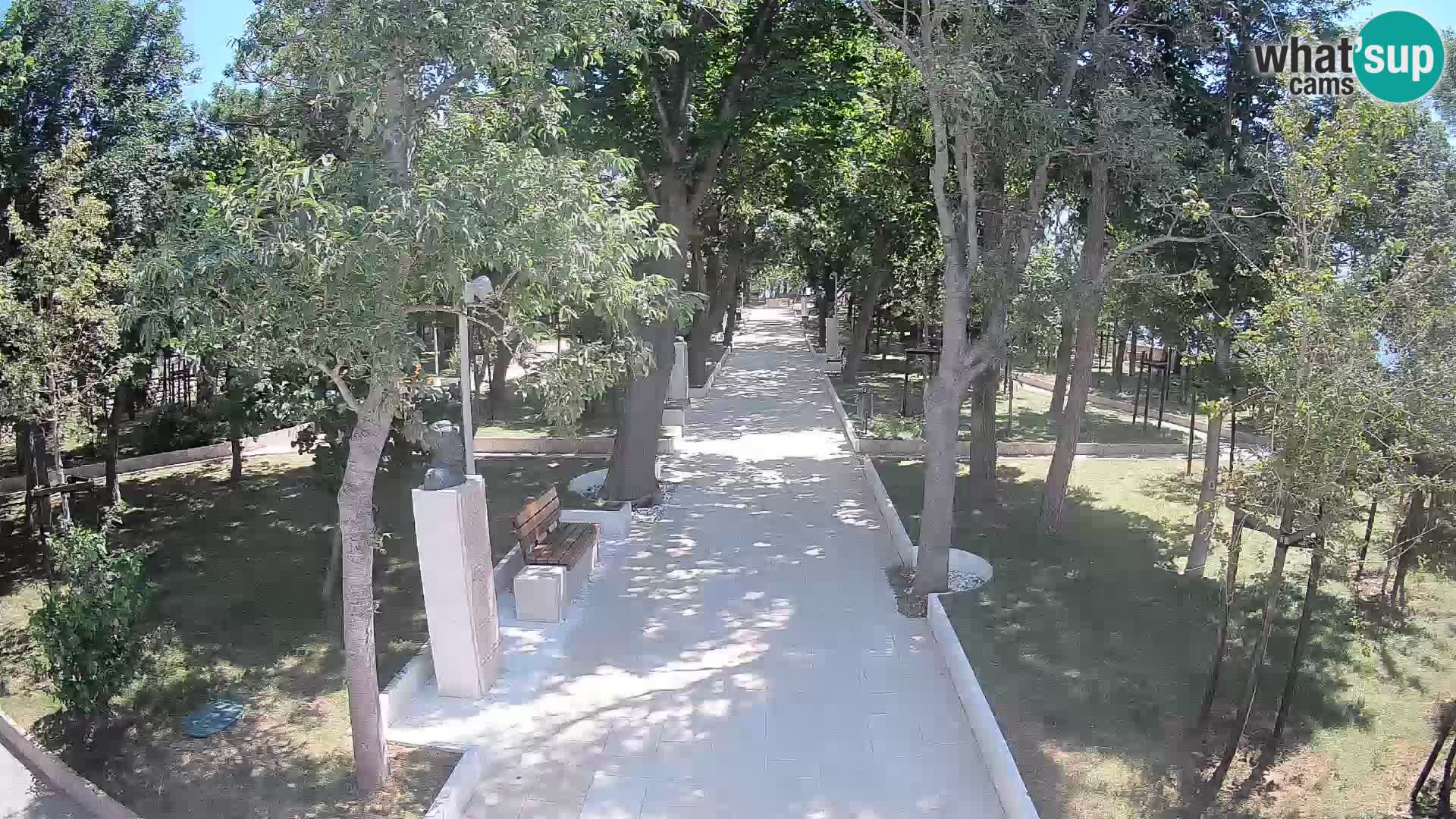 Park pisateljev Senj – Pogled v živo ob morju