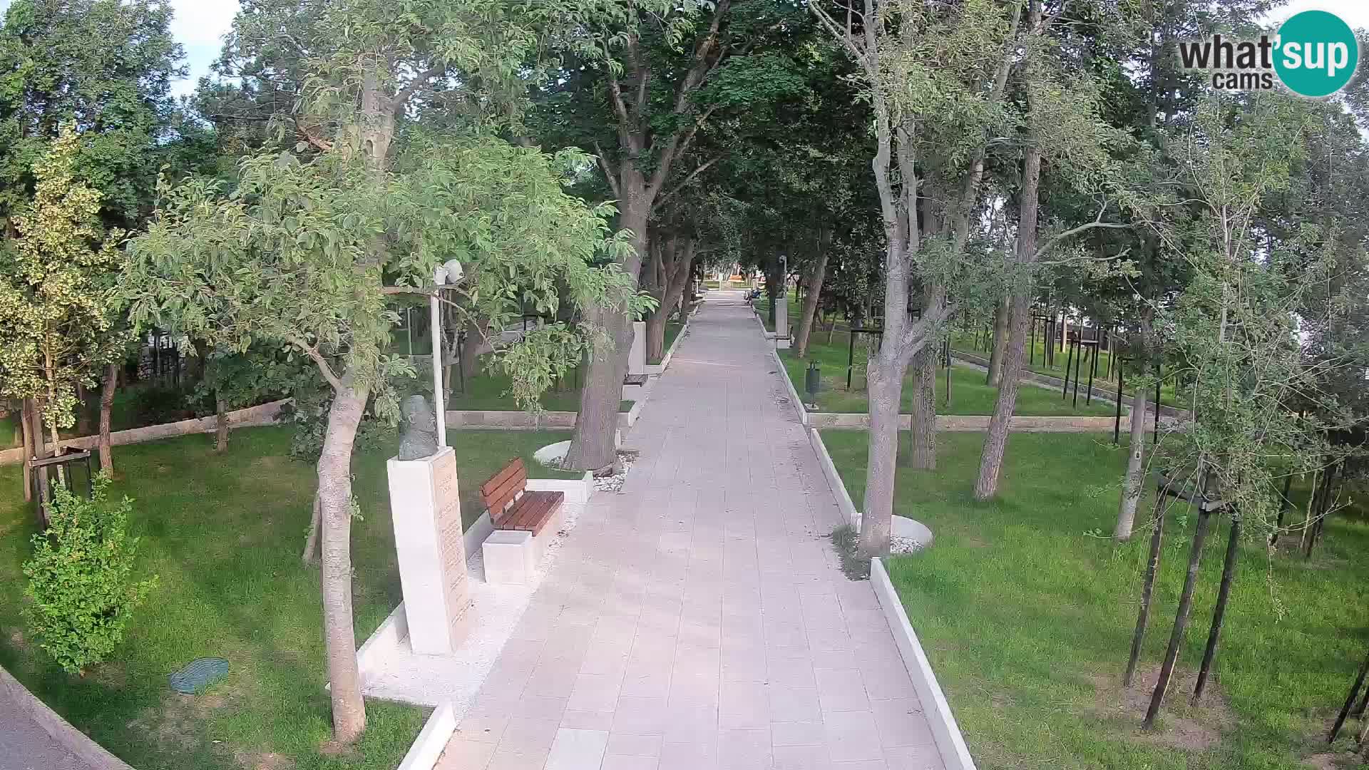 Park pisateljev Senj – Pogled v živo ob morju