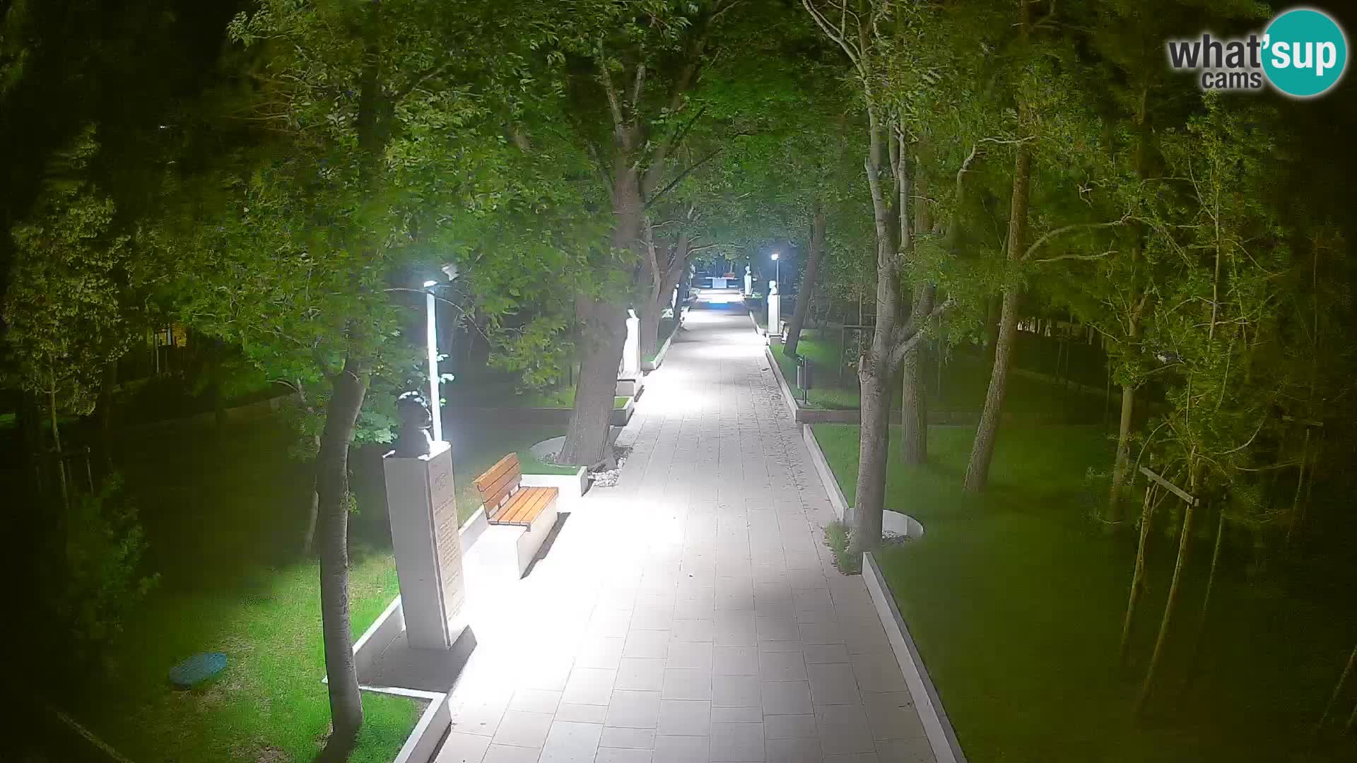 Park pisateljev Senj – Pogled v živo ob morju