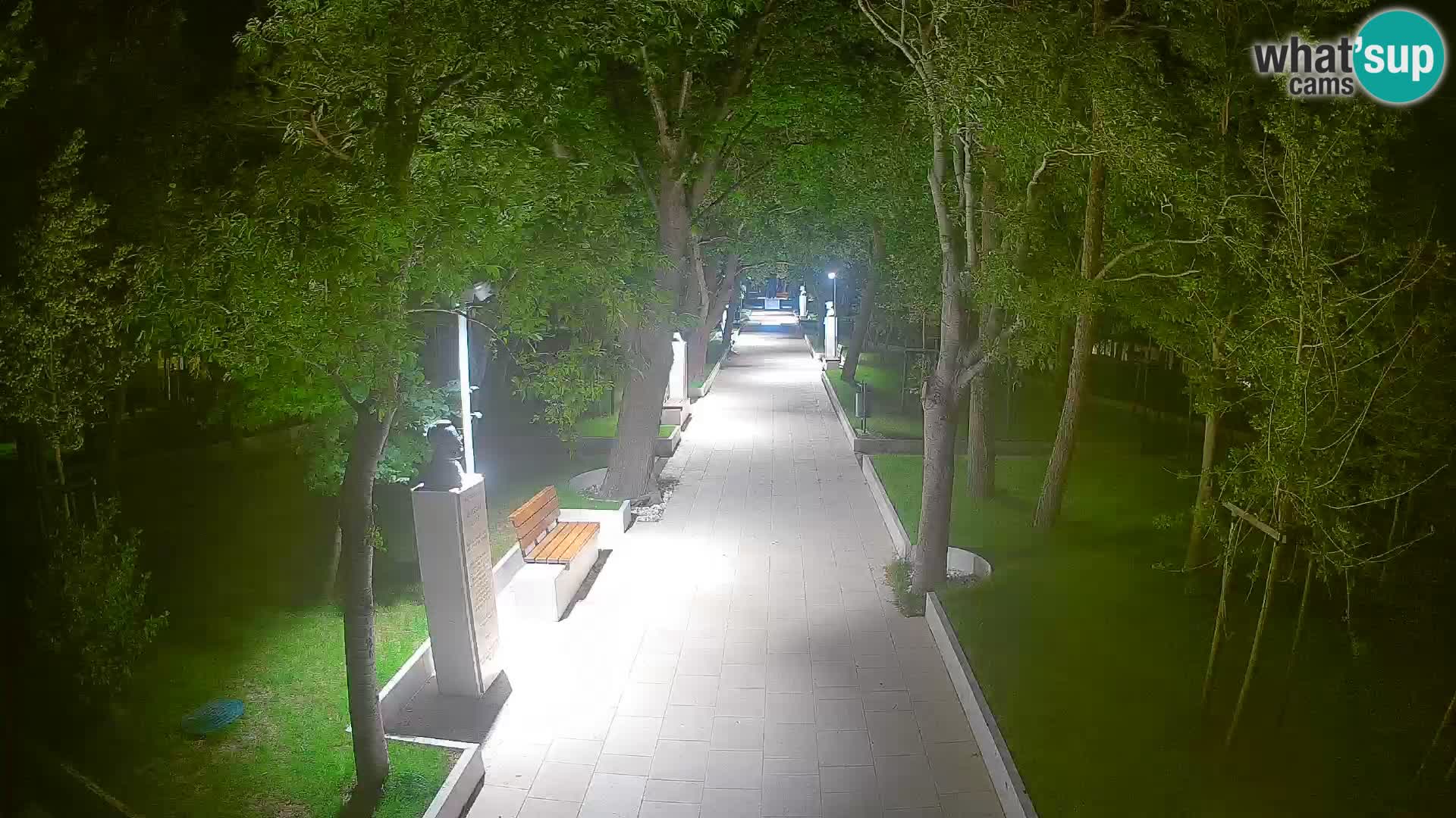 Park pisateljev Senj – Pogled v živo ob morju