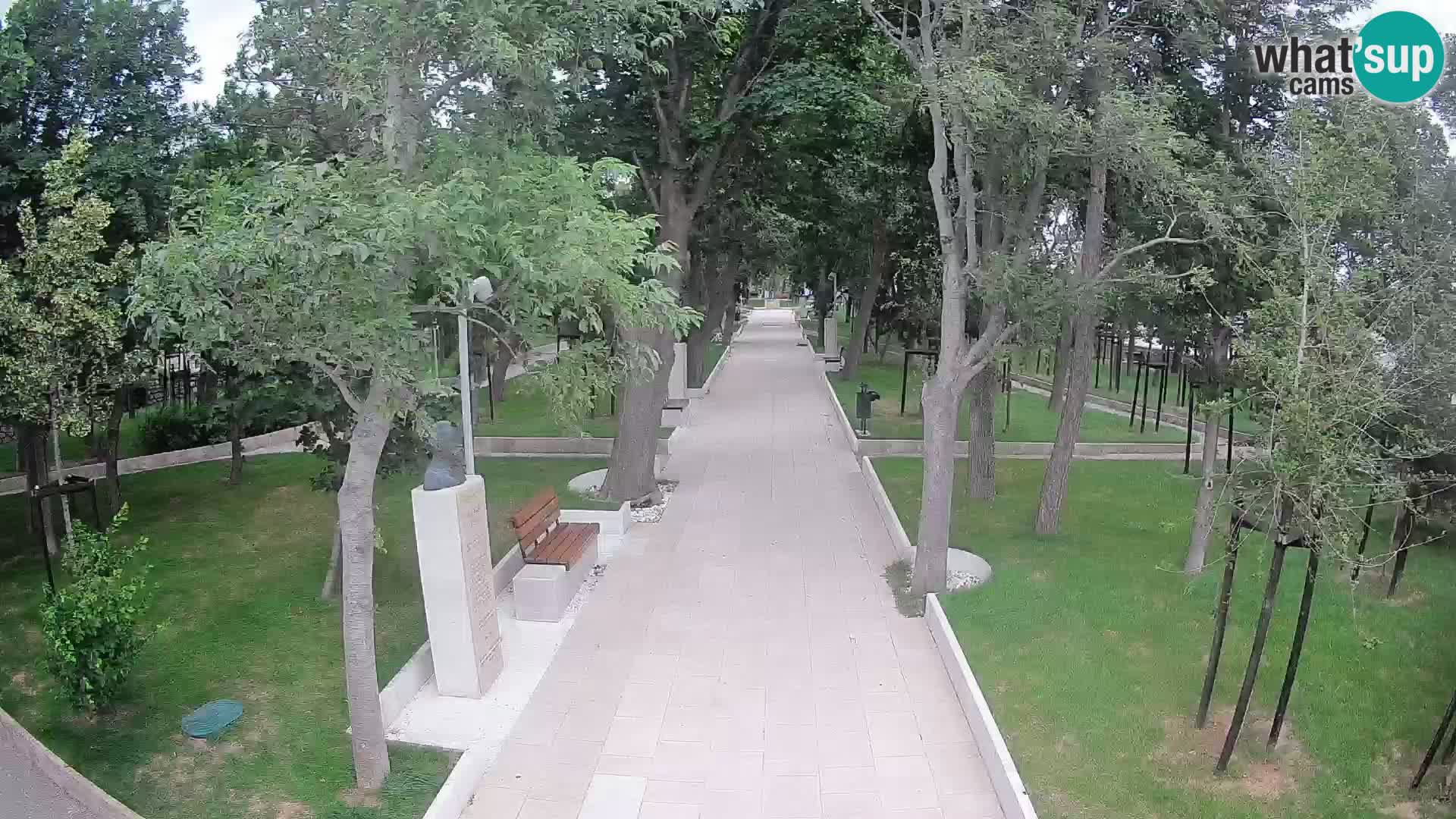 Park pisateljev Senj – Pogled v živo ob morju