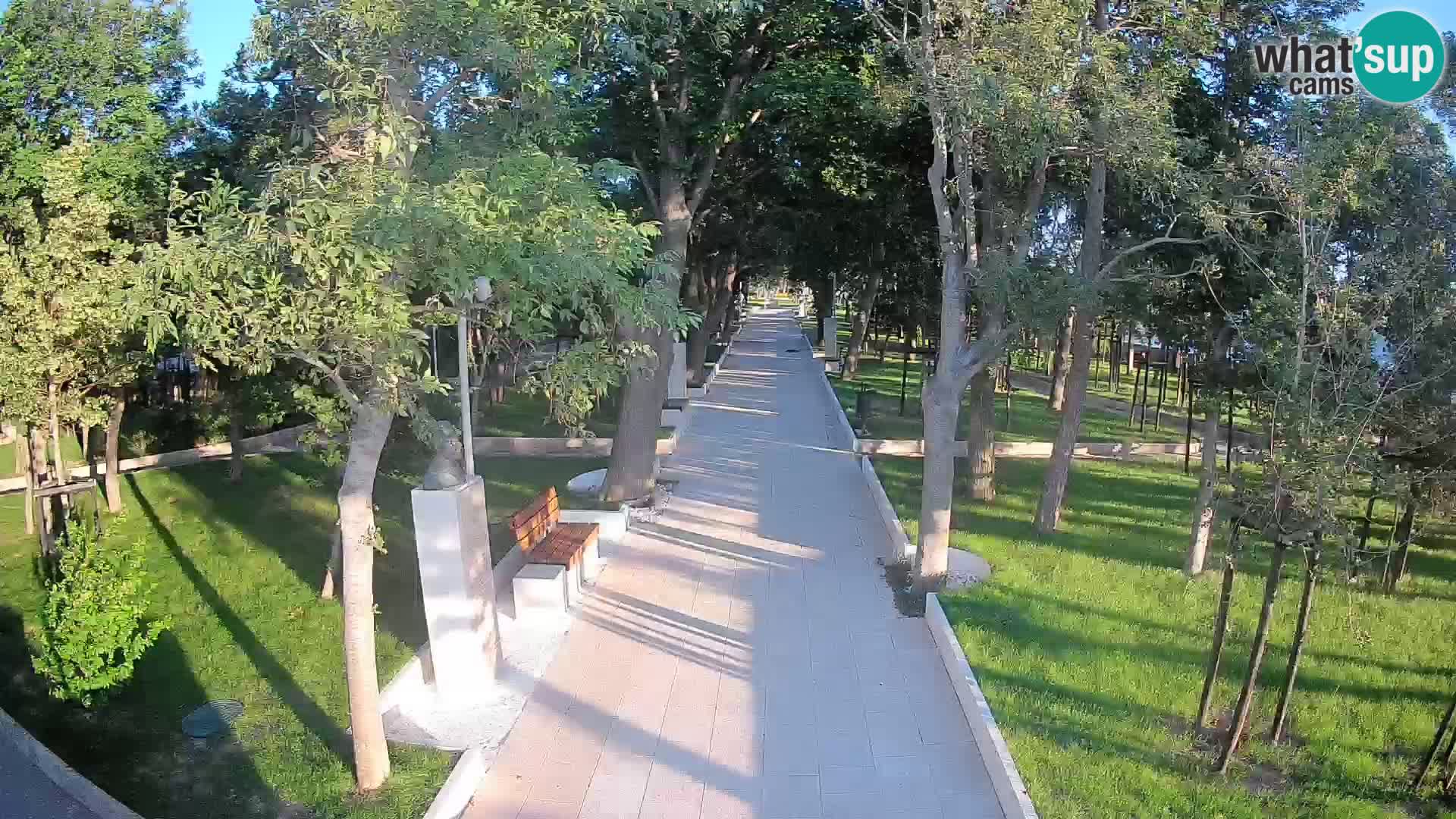 Park pisateljev Senj – Pogled v živo ob morju