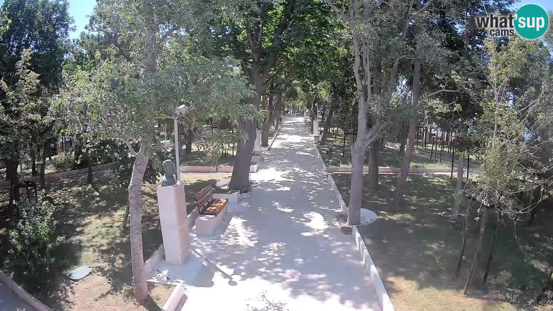 Park pisateljev Senj – Pogled v živo ob morju