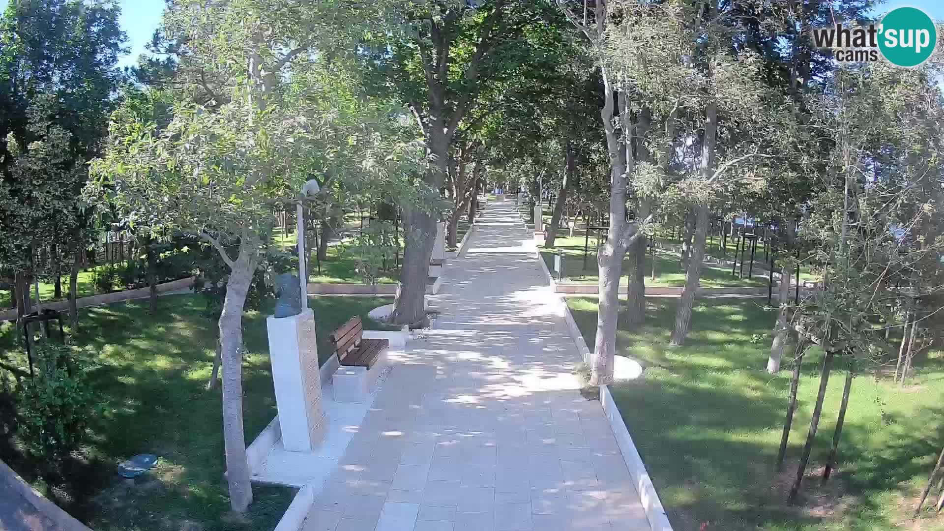 Park pisateljev Senj – Pogled v živo ob morju