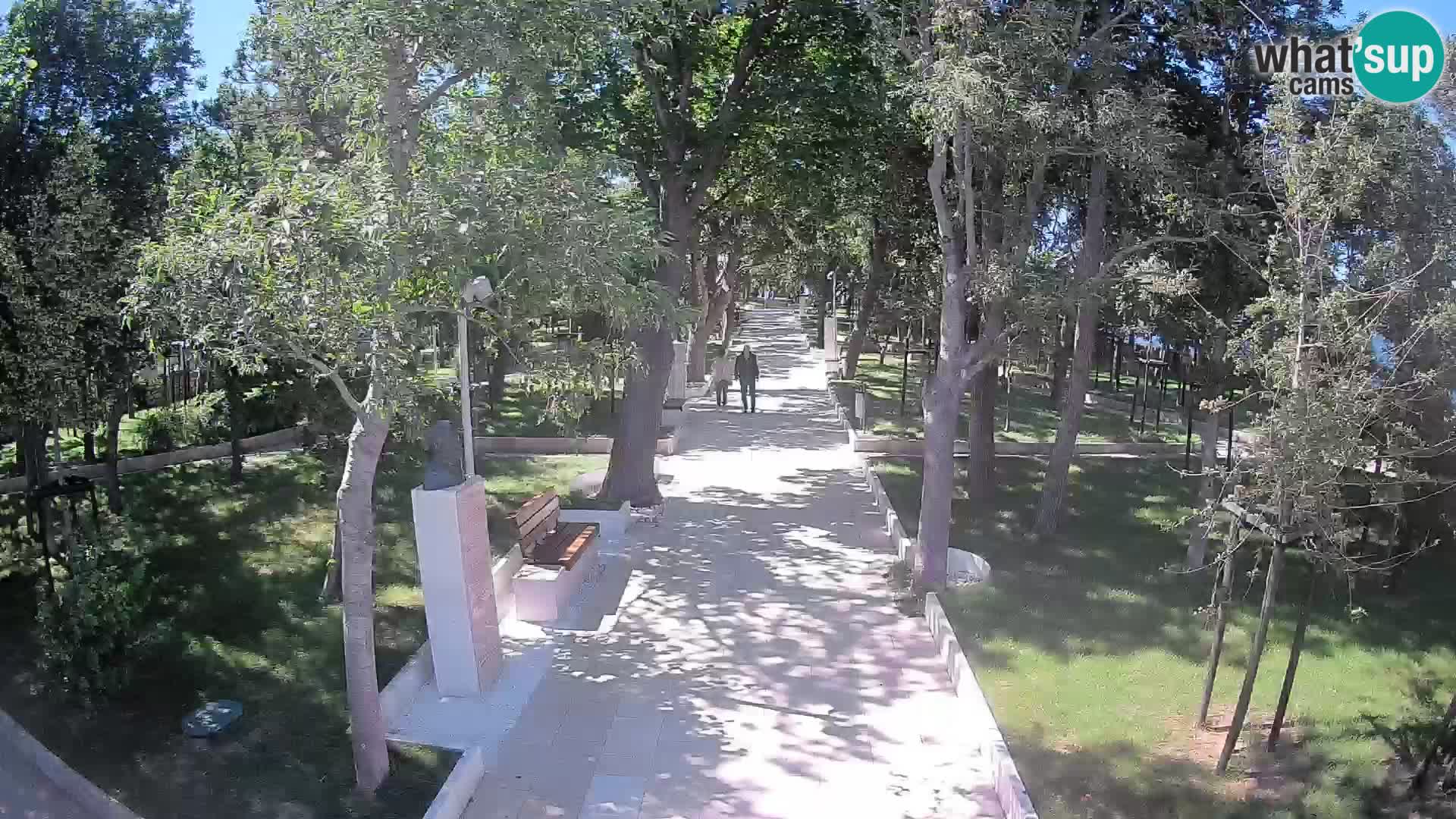 Park pisateljev Senj – Pogled v živo ob morju